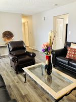 Alquiler Vacacional - Cozy 5-Bedroom Home in Aurora!
Perfect blend of comfort & convenience