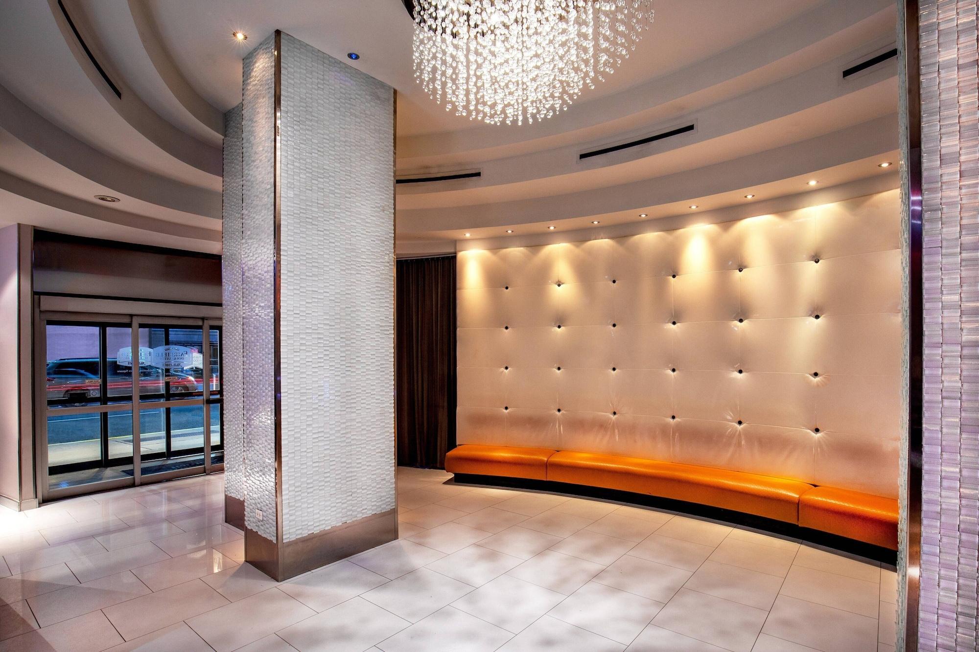 Vista Lobby Fairfield by Marriott New York Manhattan Times Square