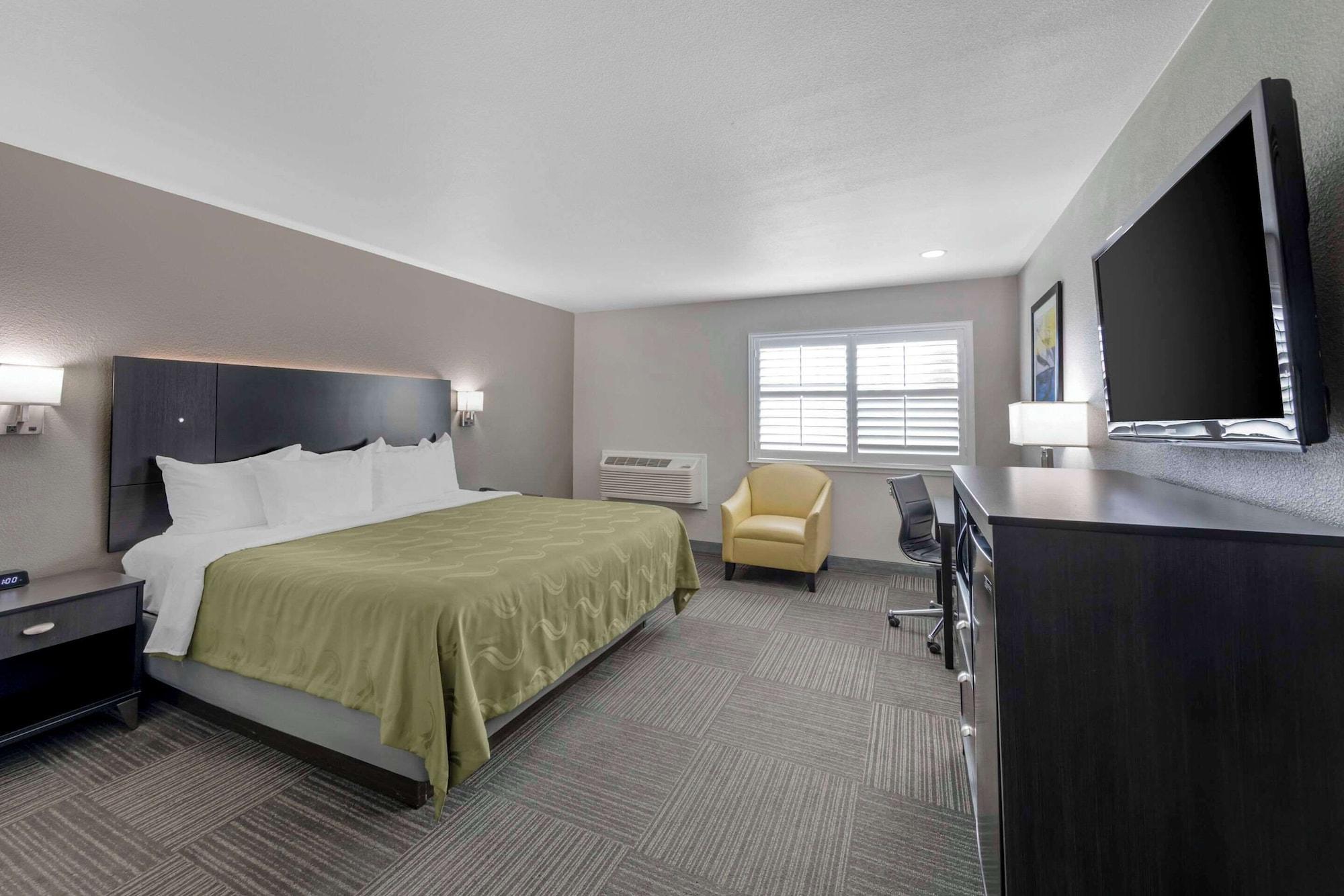 Varios Quality Inn Kettleman City near Hwy 41