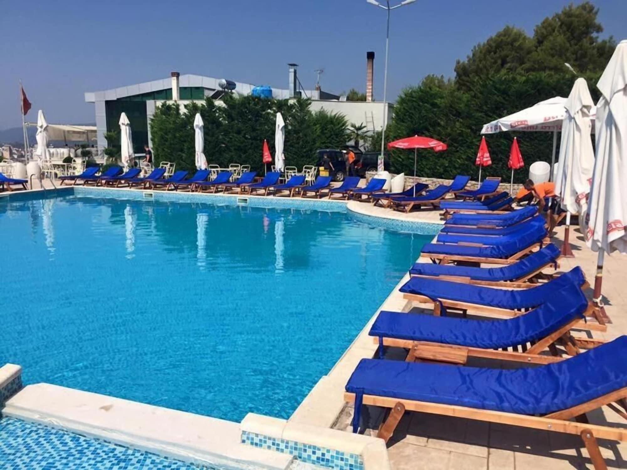 Vista Piscina Hotel Panorama Elbasan