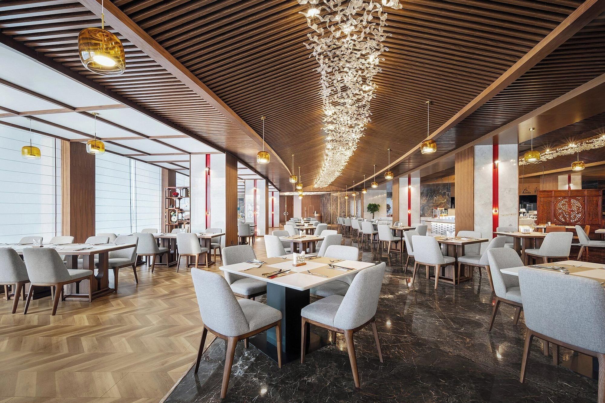Restaurant Hualuxe Handan by IHG