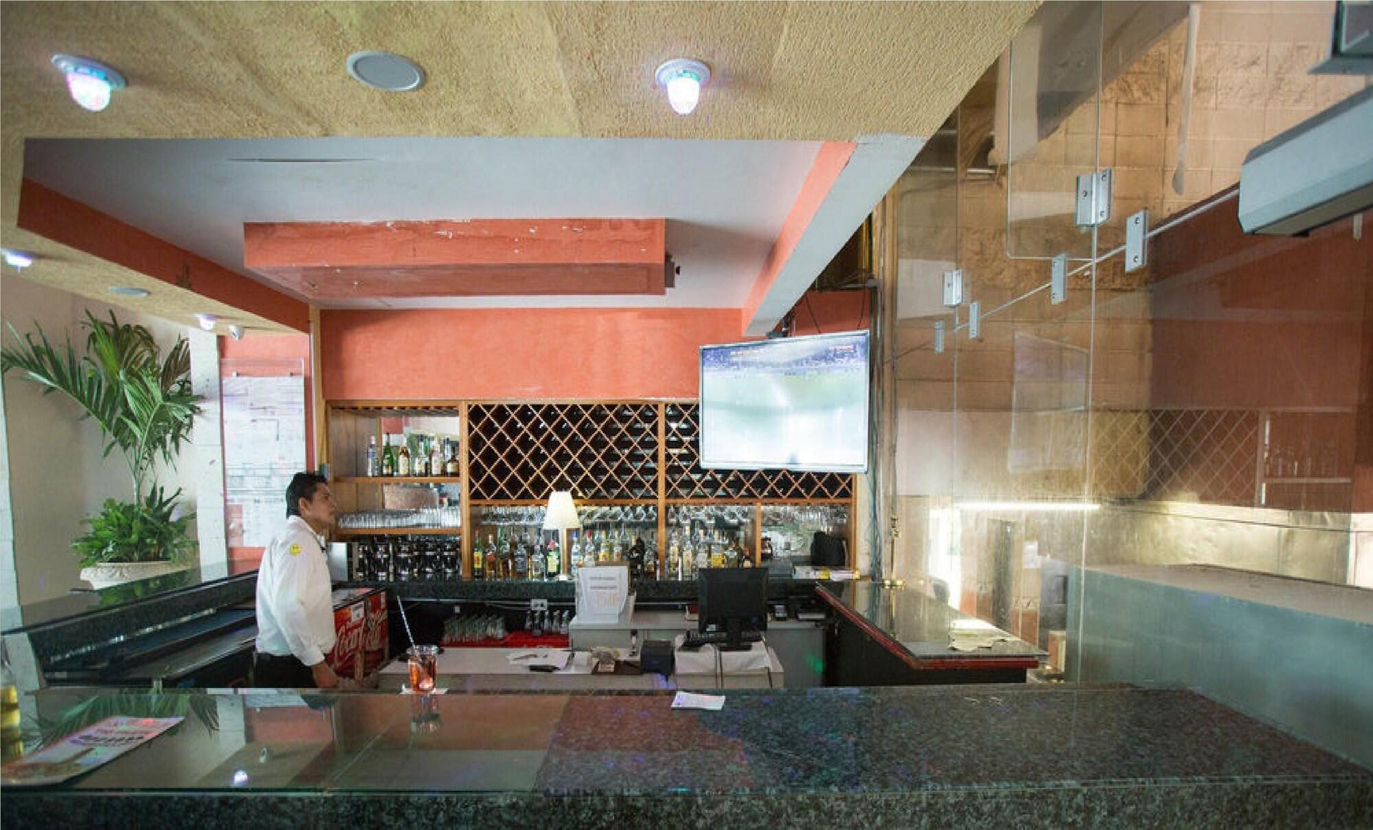 Bar/Salón Hotel Plaza Caribe