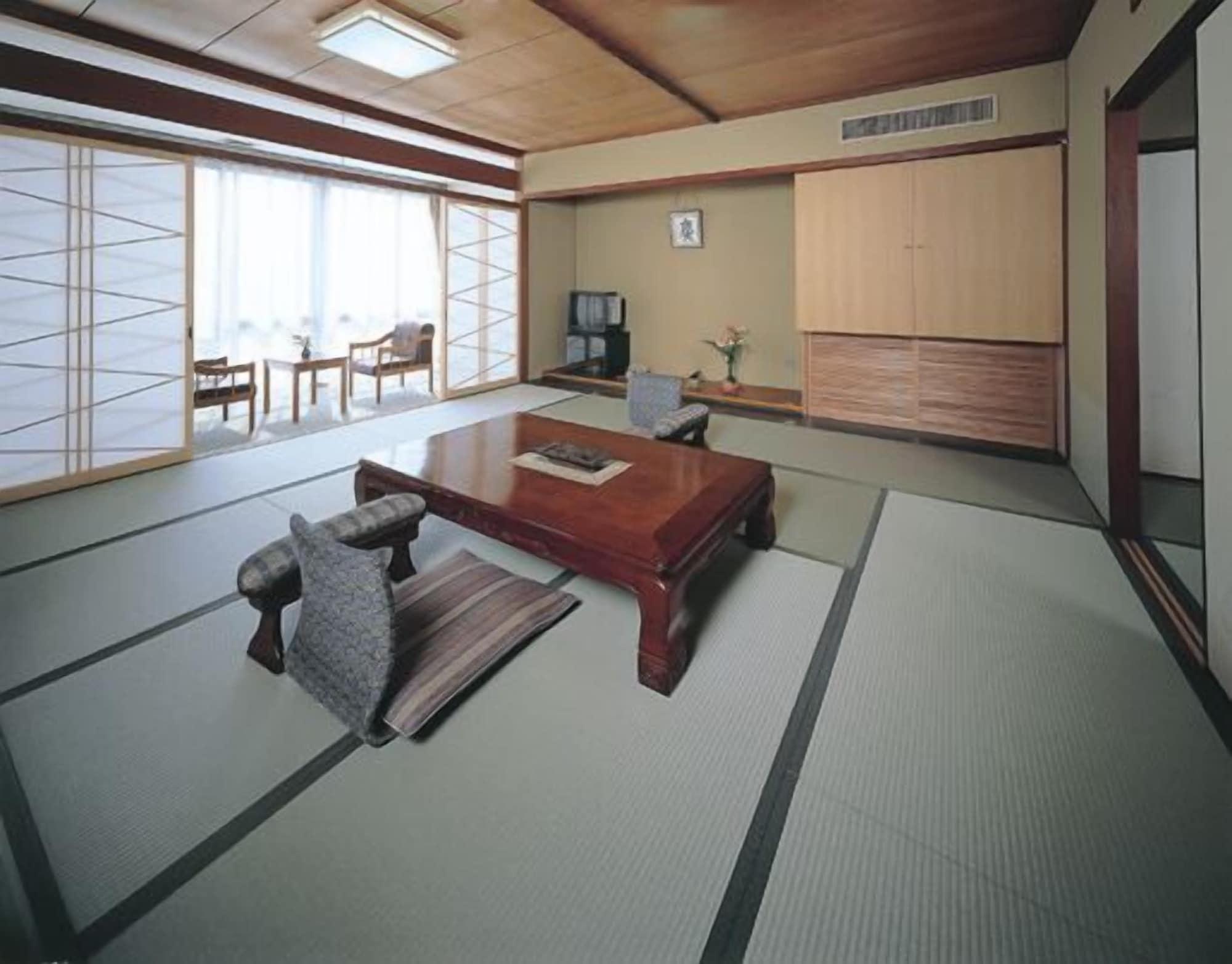 Habitación Nishiura Grand Hotel Kikkei