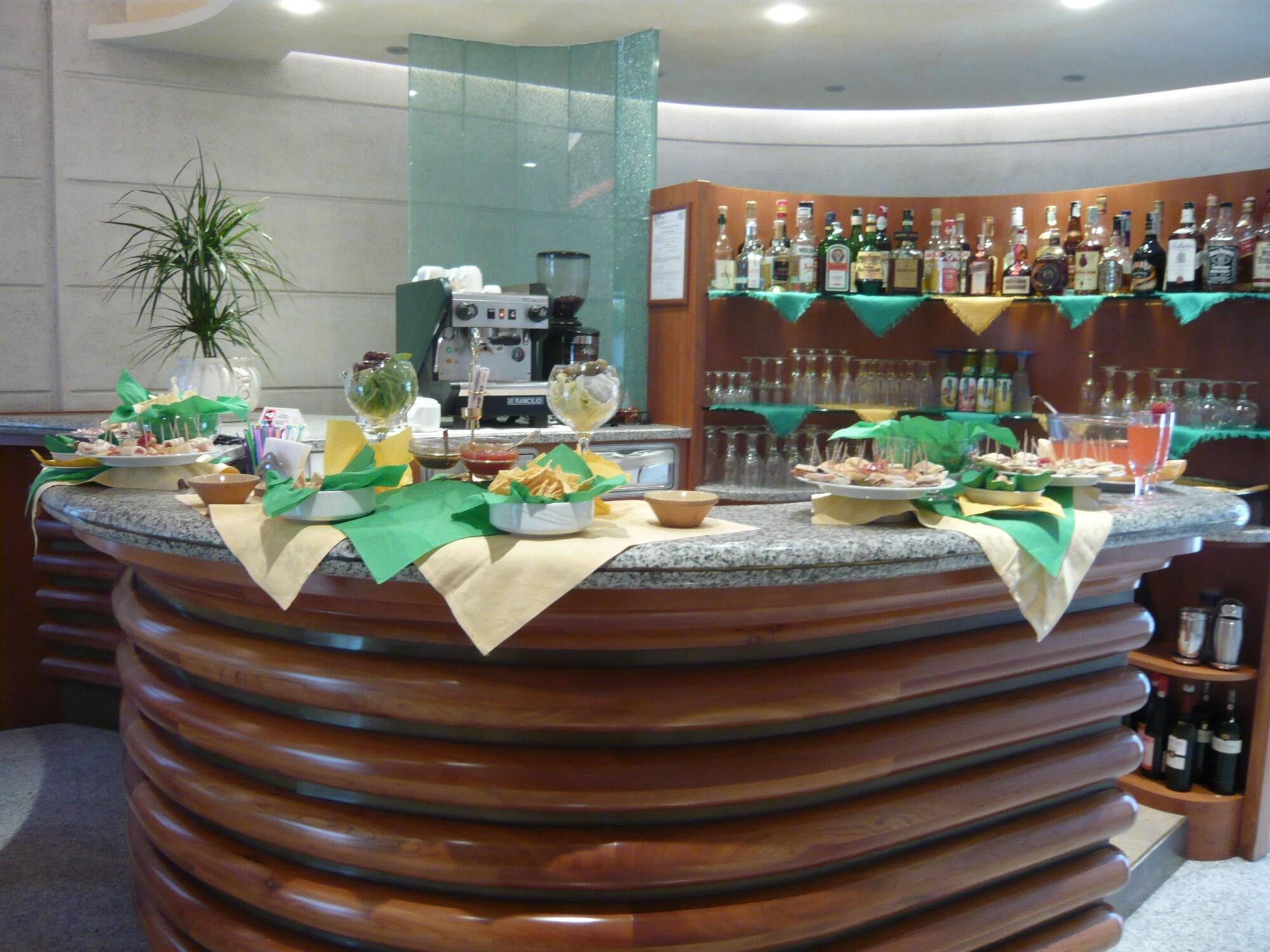 Bar/Salón B&B Hotel Prestige Ornago
