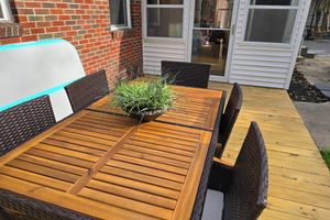 Alquiler Vacacional - Spacious home in a convenient location to downtown and boat launch!