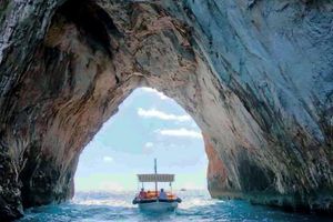Actividad - Discover Capri by Vintage Gozzo Boat - Private Tour