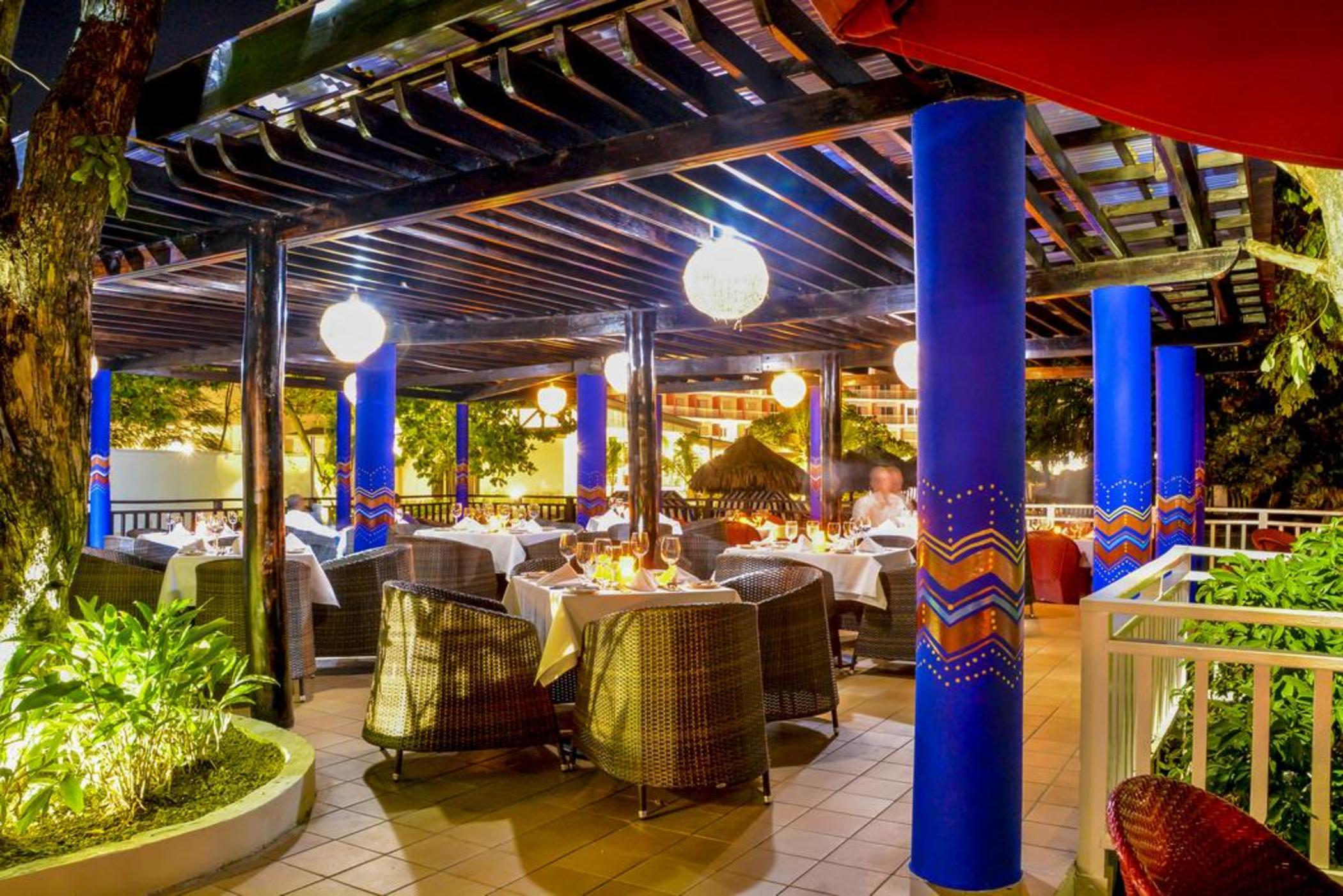 Hotel Royal Decameron Cornwall Beach