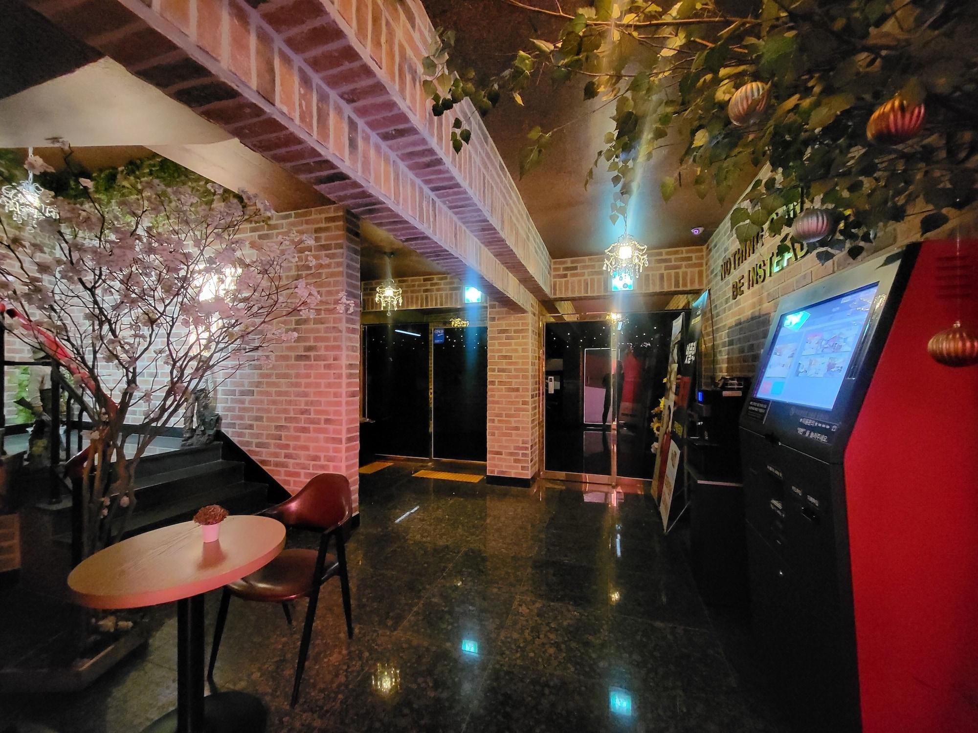 Vista Lobby GoldenRoot Hotel in Gimhae