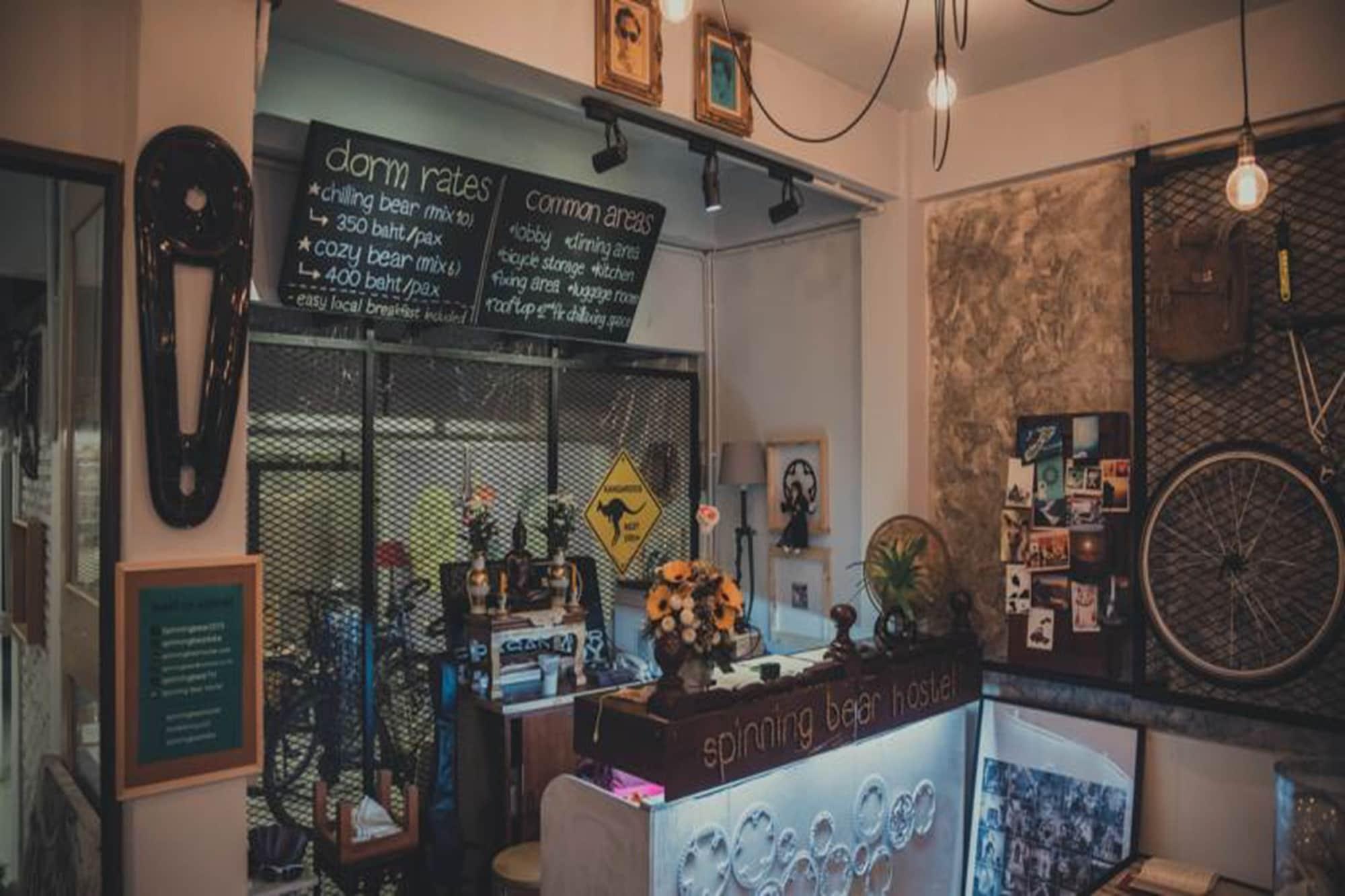 Vista Lobby Spinning Bear Hostel