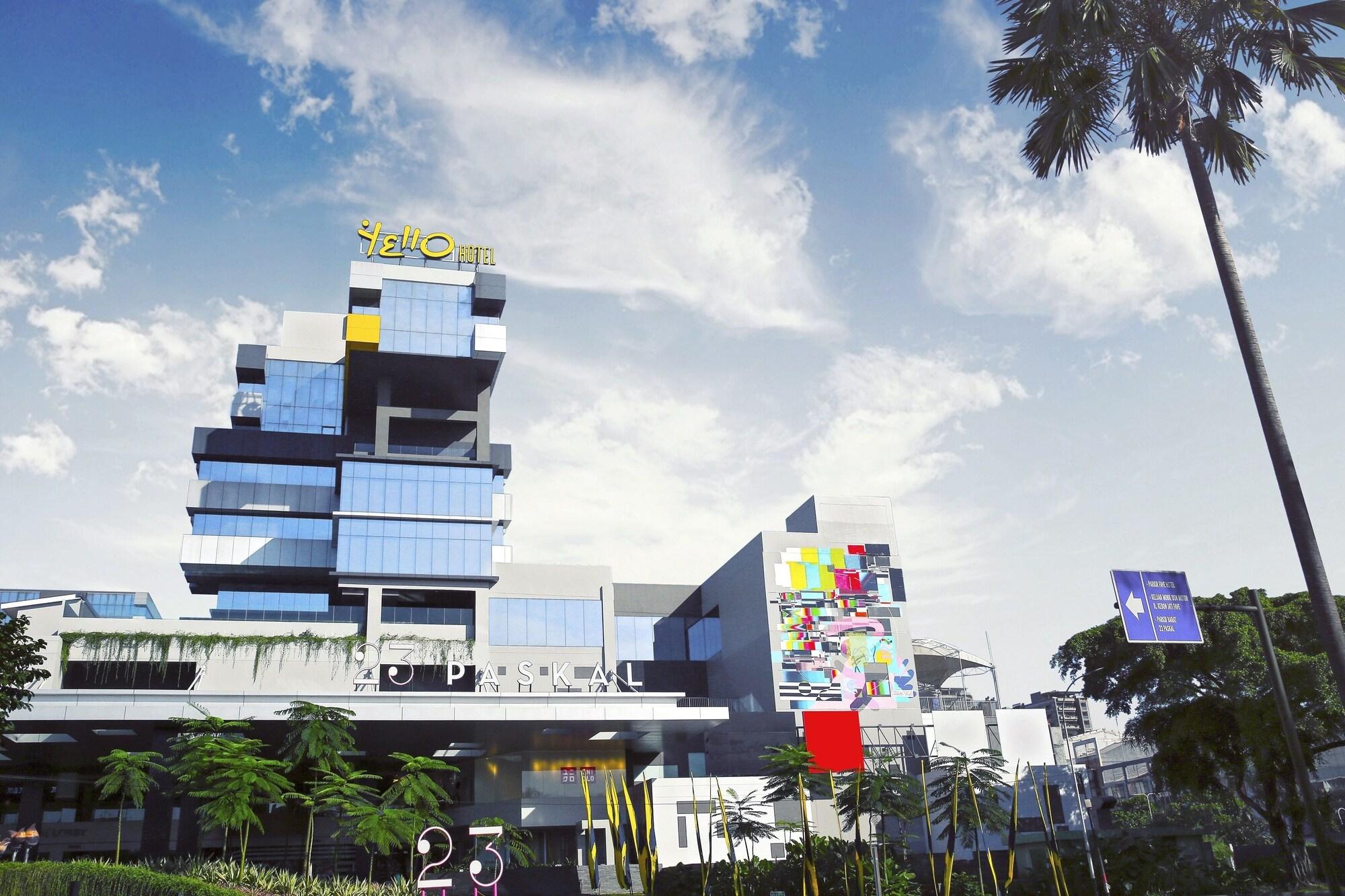Vista Exterior YELLO Hotel Paskal Bandung