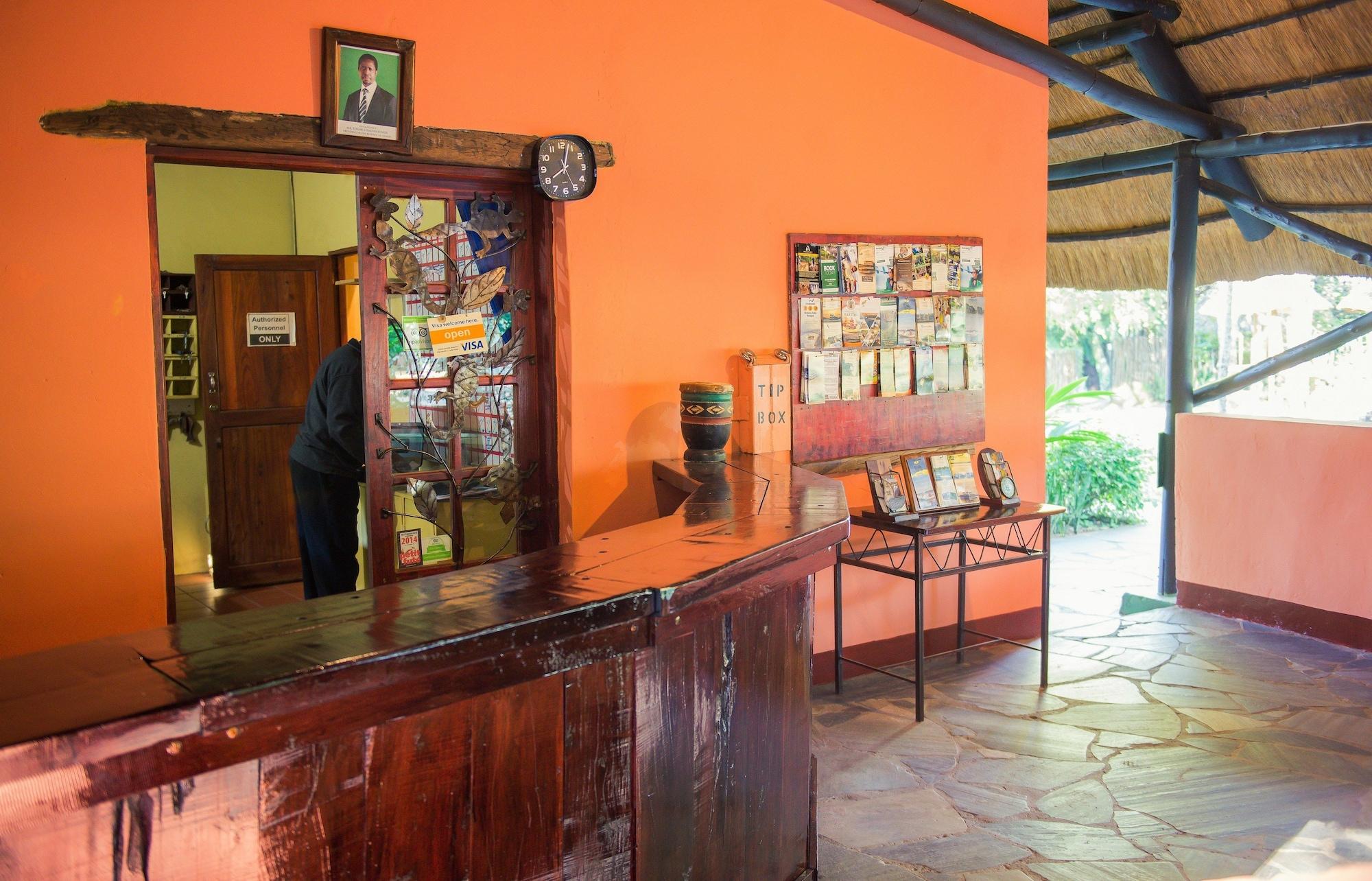 Vista Lobby Maramba River Lodge