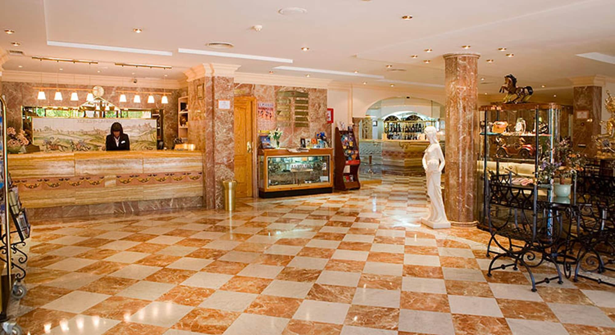 Vista Lobby La Cueva Park