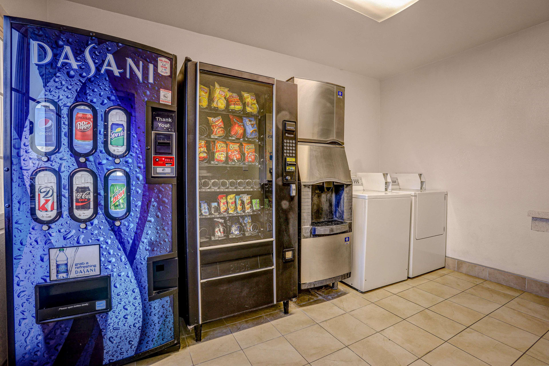 Vista Exterior Motel 6 Marysville, CA