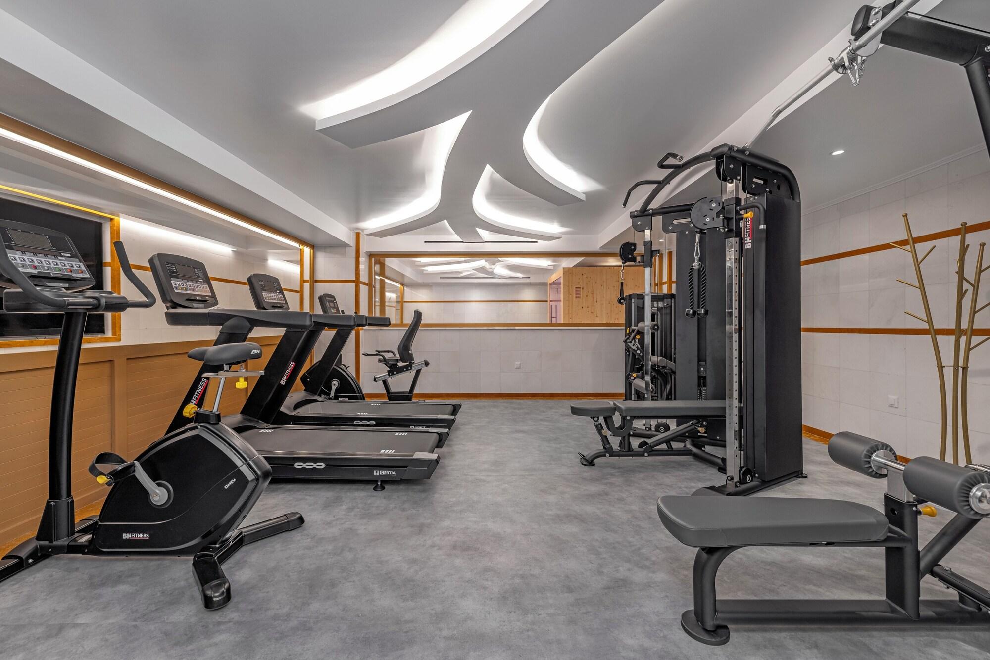 Gimnasio Rhodos Horizon Boutique