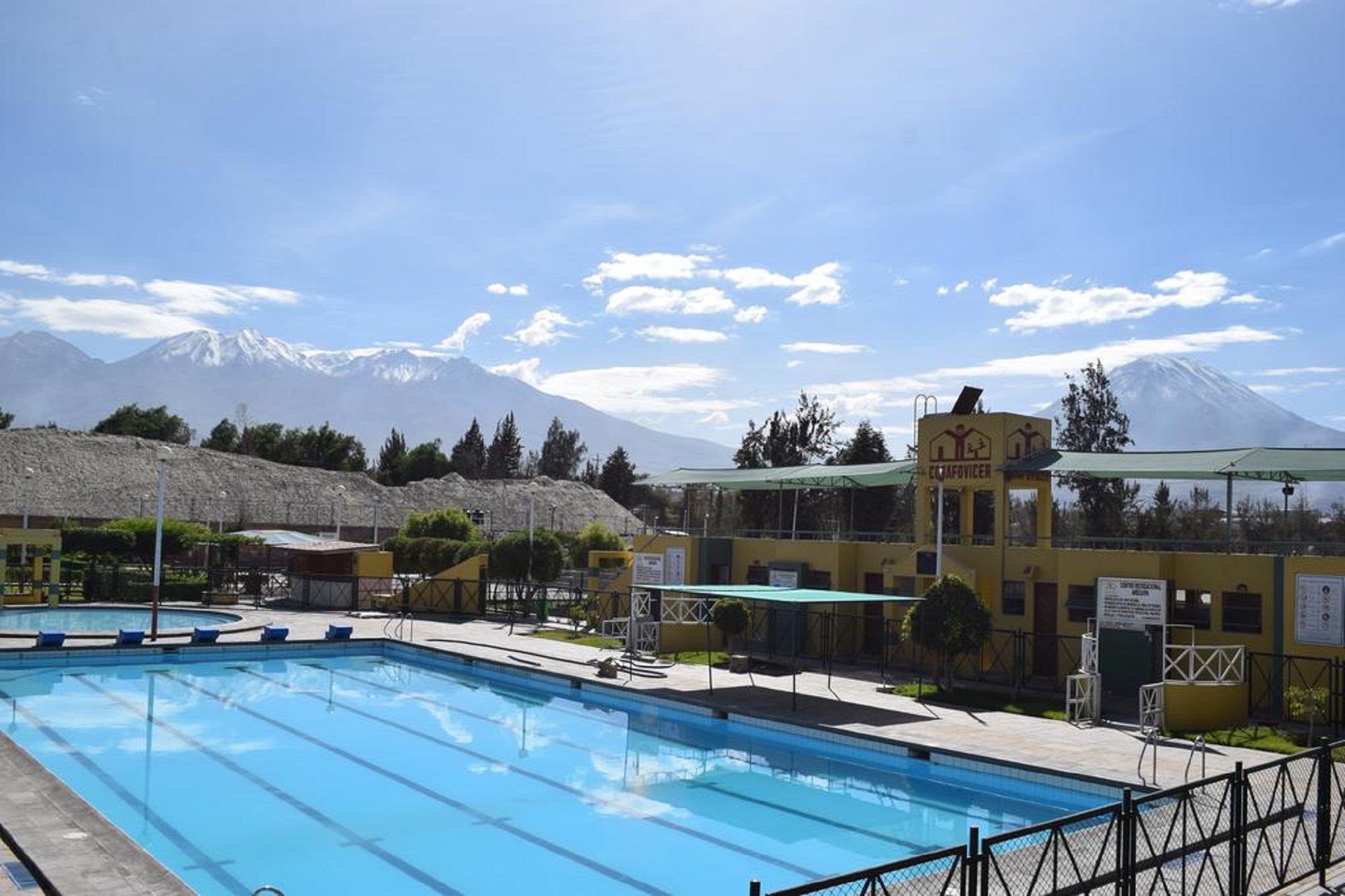 Vista Piscina Hotel Conafovicer Arequipa