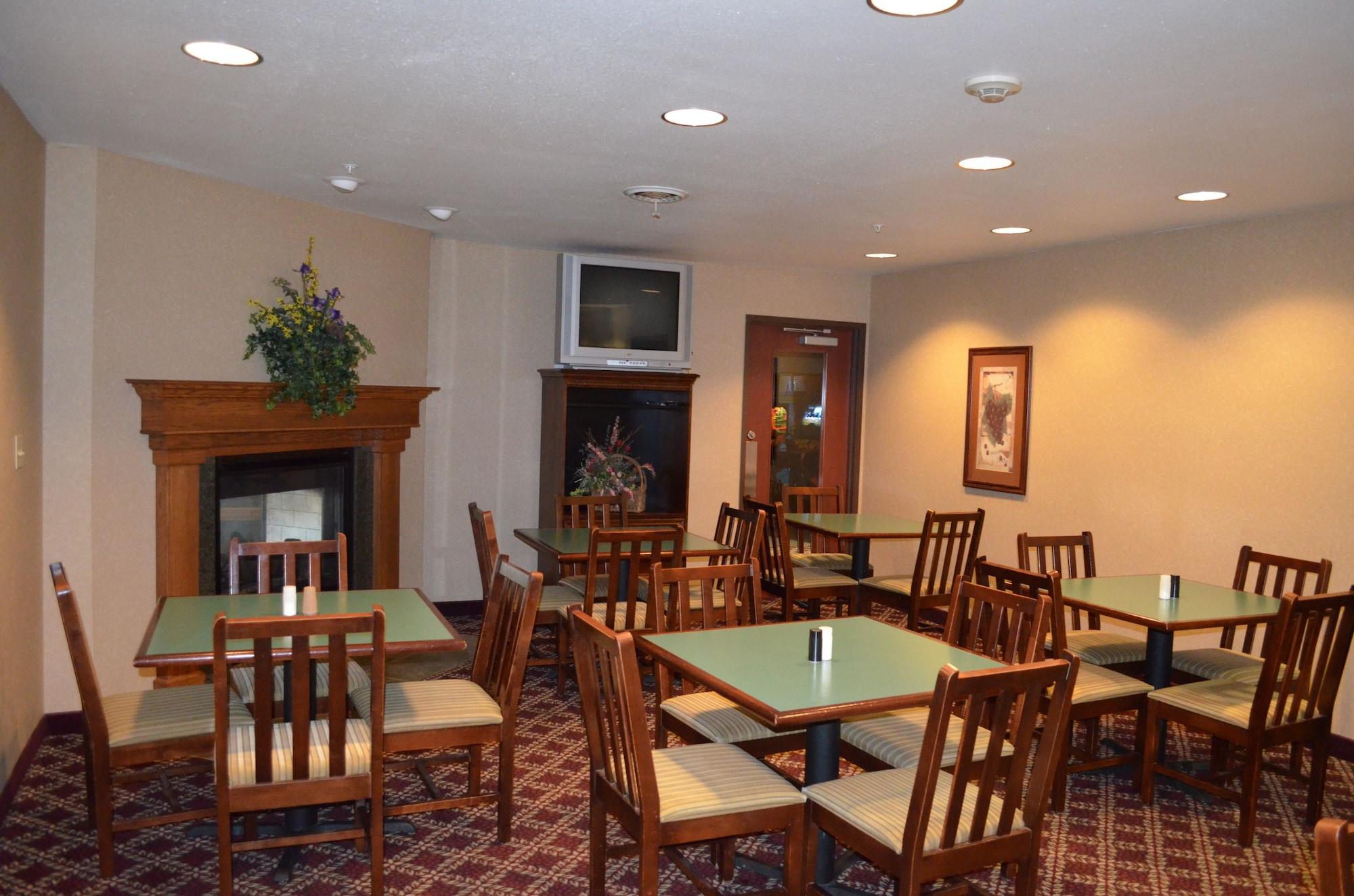 Restaurant AmericInn by Wyndham Maquoketa