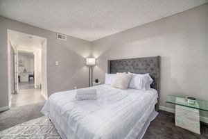 Alquiler Vacacional - Modern 2BEDS/2BATHS, walking distance to LAS VEGAS Strip/PET FRIENDLY