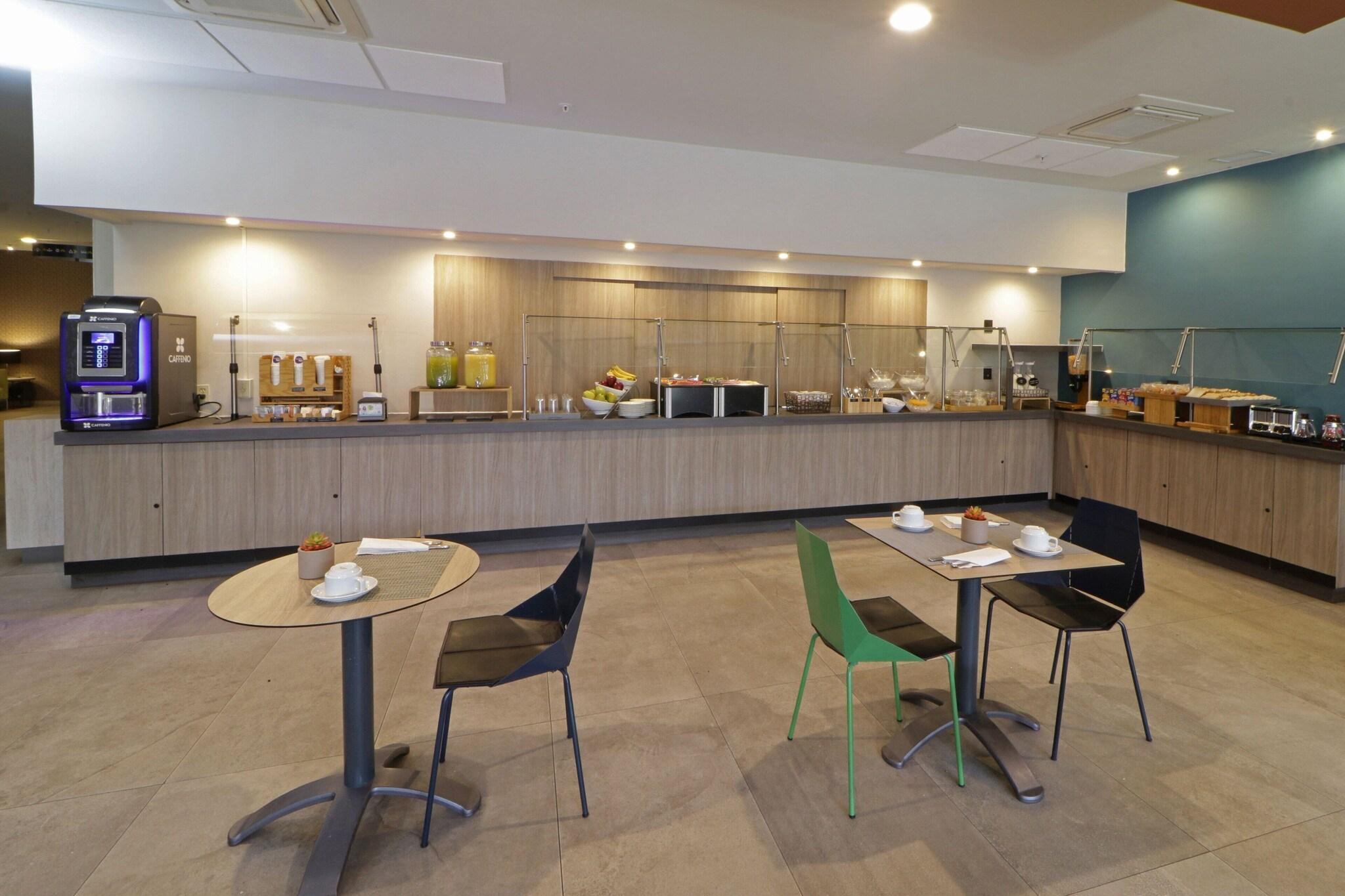 Restaurant City Express Plus by Marriott Monterrey Galerias