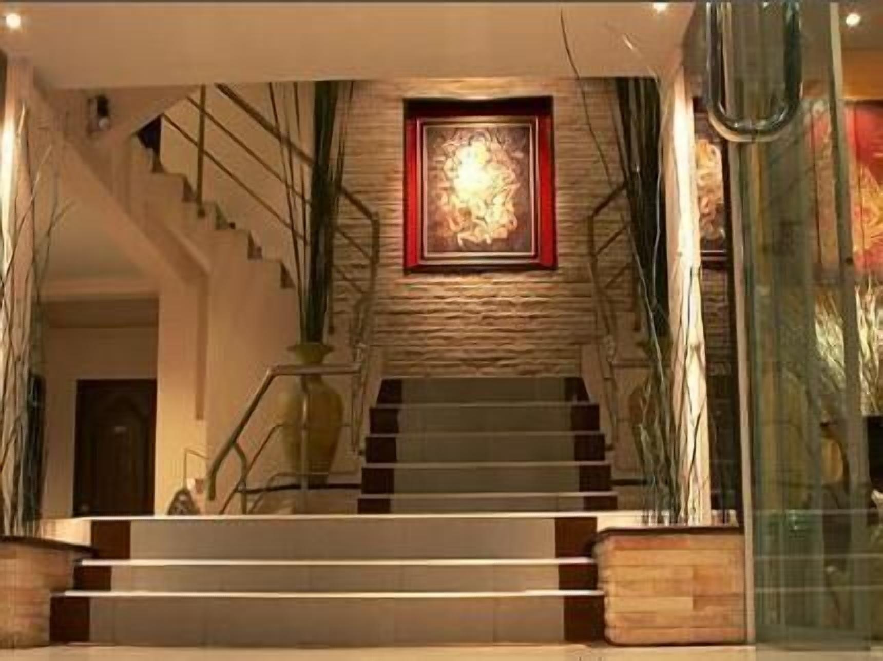 Vista Exterior Grand Pinnacle