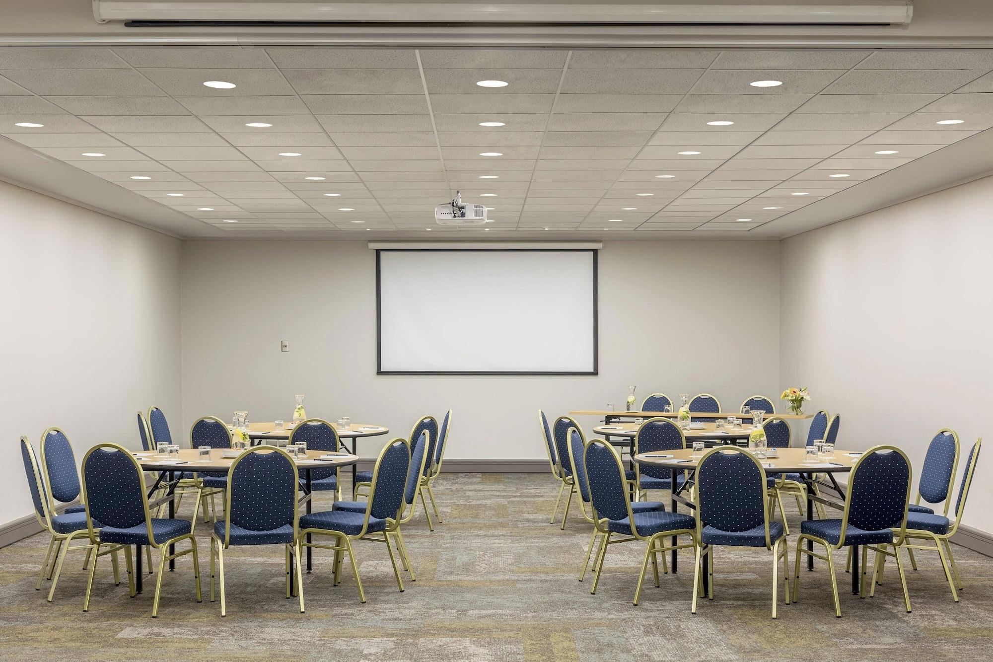Sala de Reuniones Four Points by Sheraton Santiago