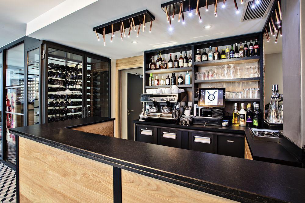 Bar/Salón Boutique Hotel Villa du Taur