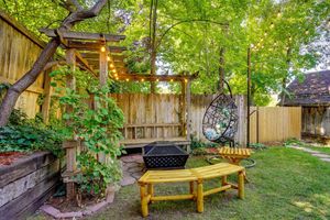 Alquiler Vacacional - Lovely Salt Lake City Cottage w/ Outdoor Space!