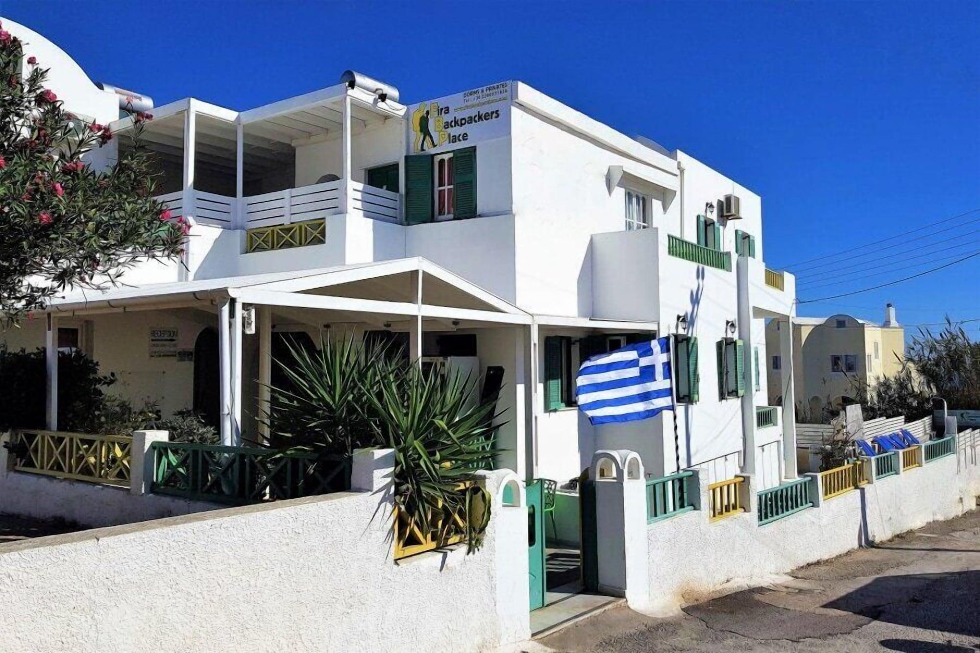 Varios Fira Backpackers Place