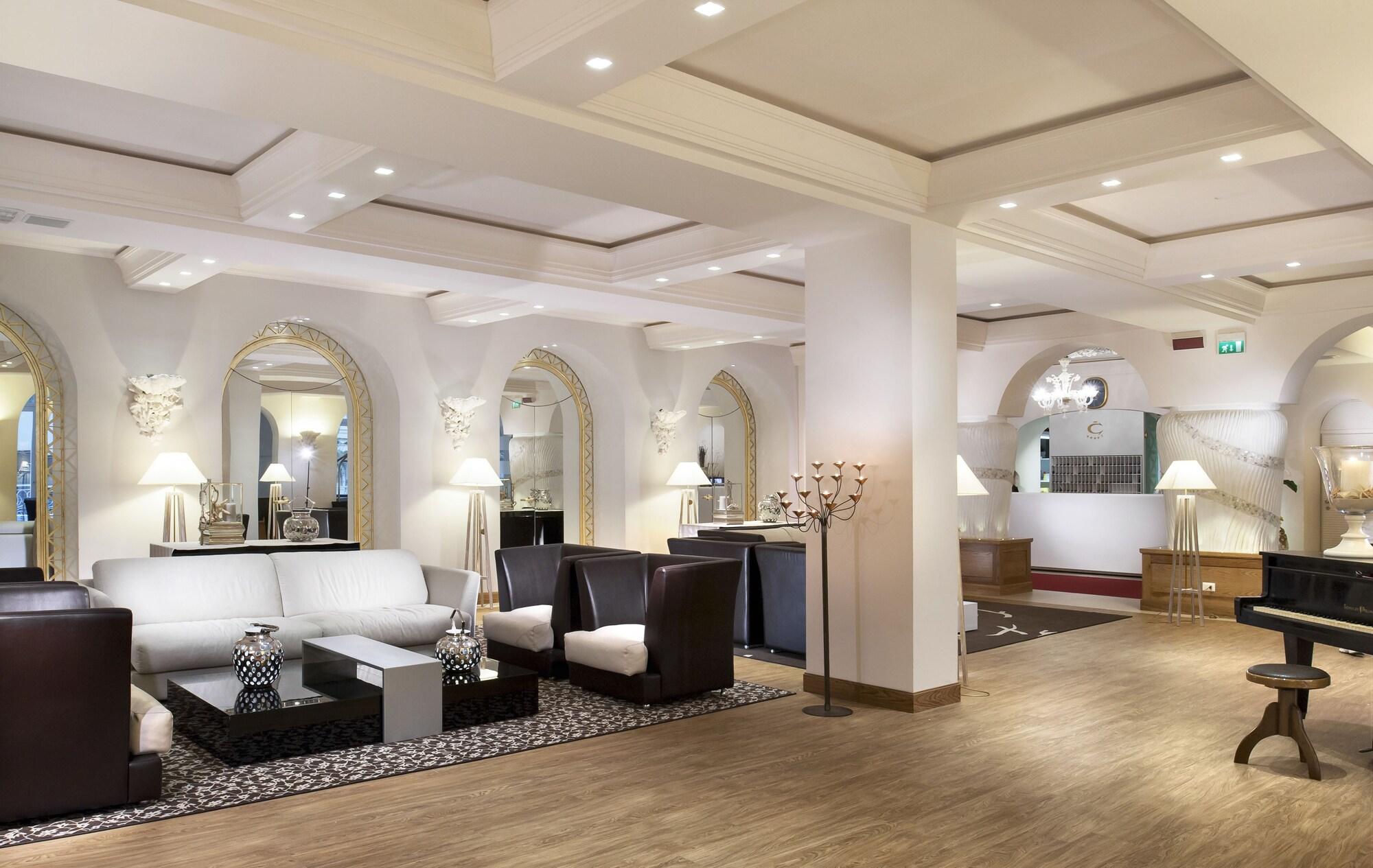 Vista Lobby Hotel Corallo