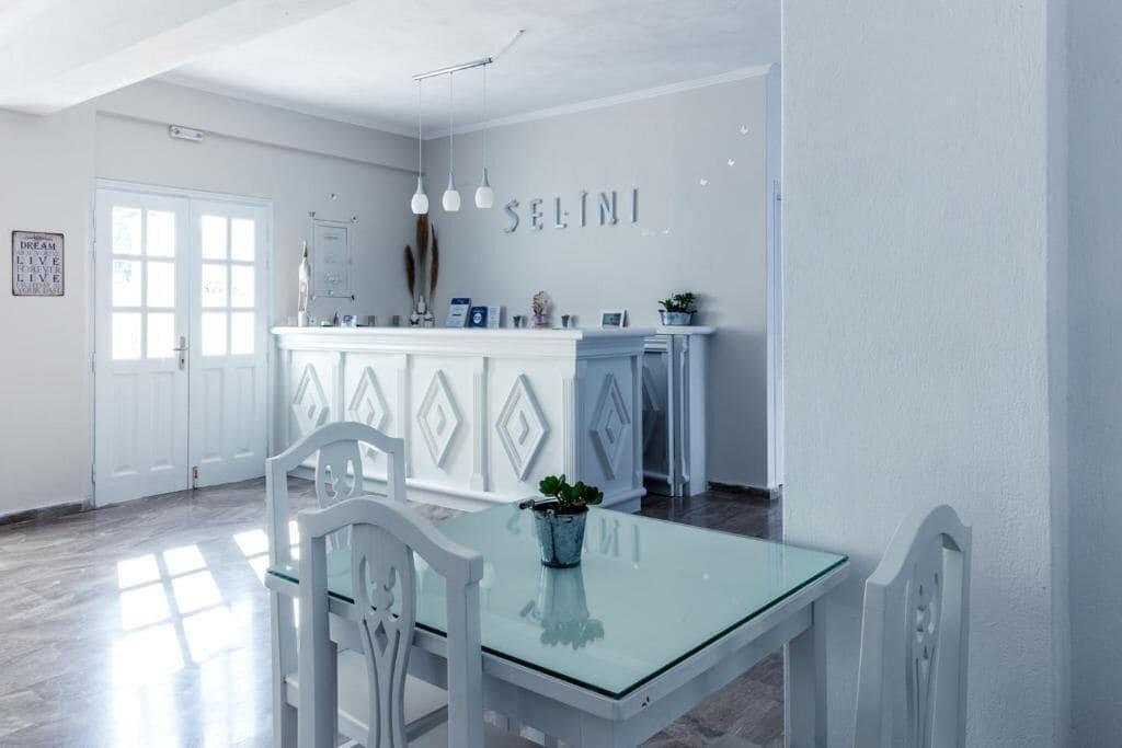 Vista Lobby Selini Hotel