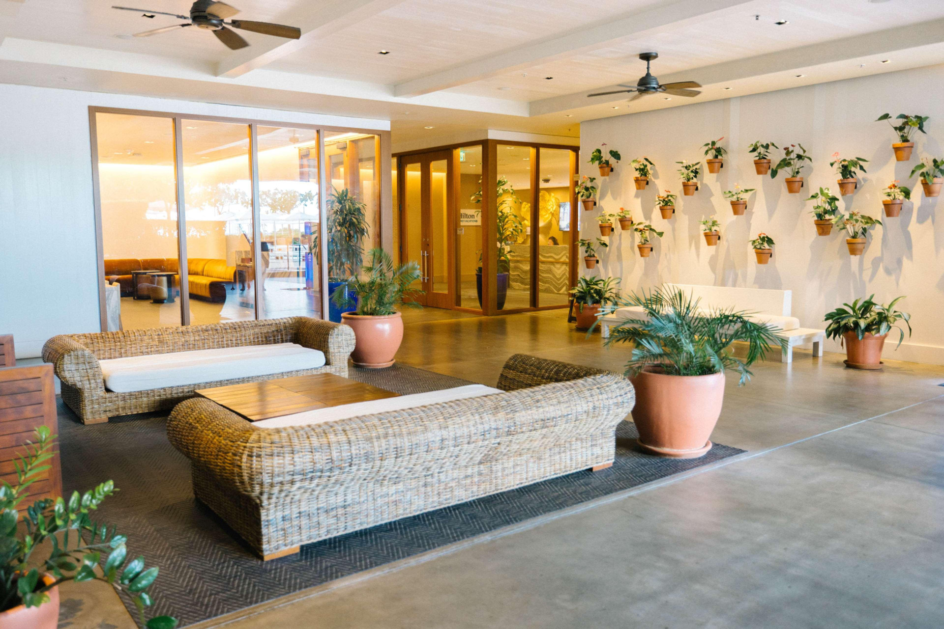 Vista Lobby Hilton Vacation Club The Modern Honolulu