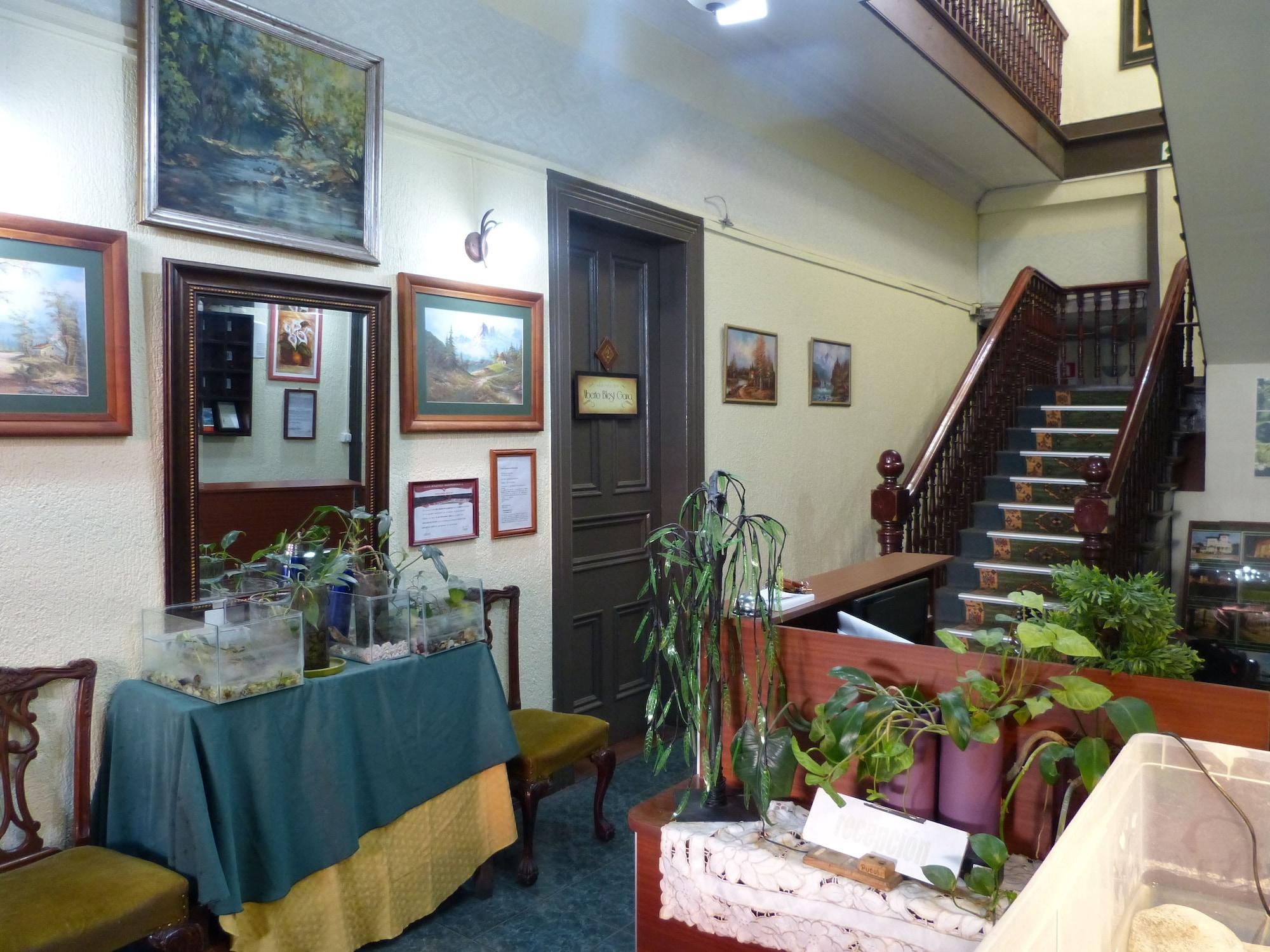 Vista Lobby Hostal Blest Gana
