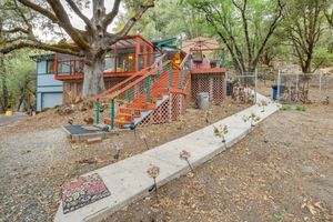 Alquiler Vacacional - Secluded Placerville Cabin w/ Deck: Walk to River!