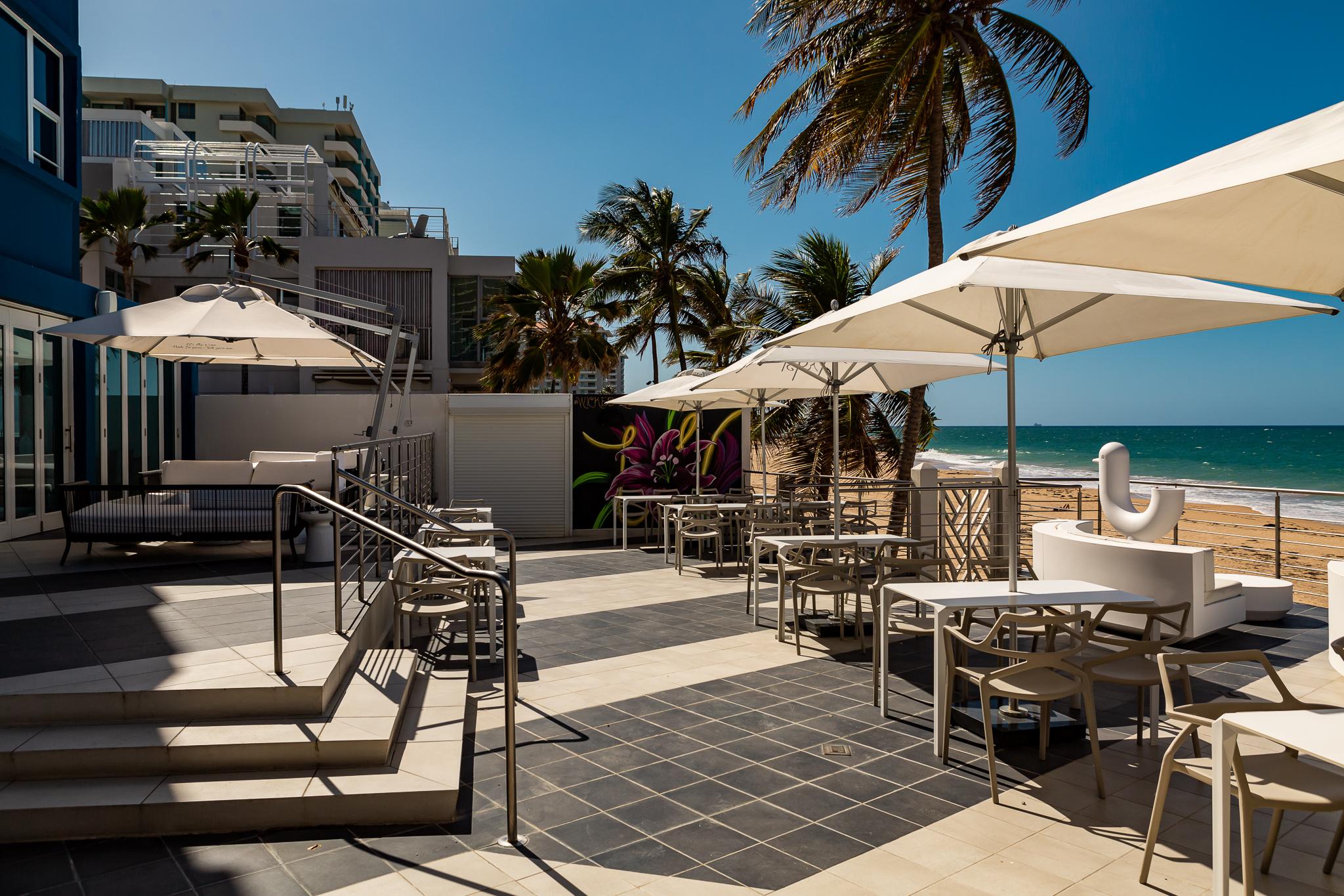 Vista Exterior The Tryst Beachfront Hotel