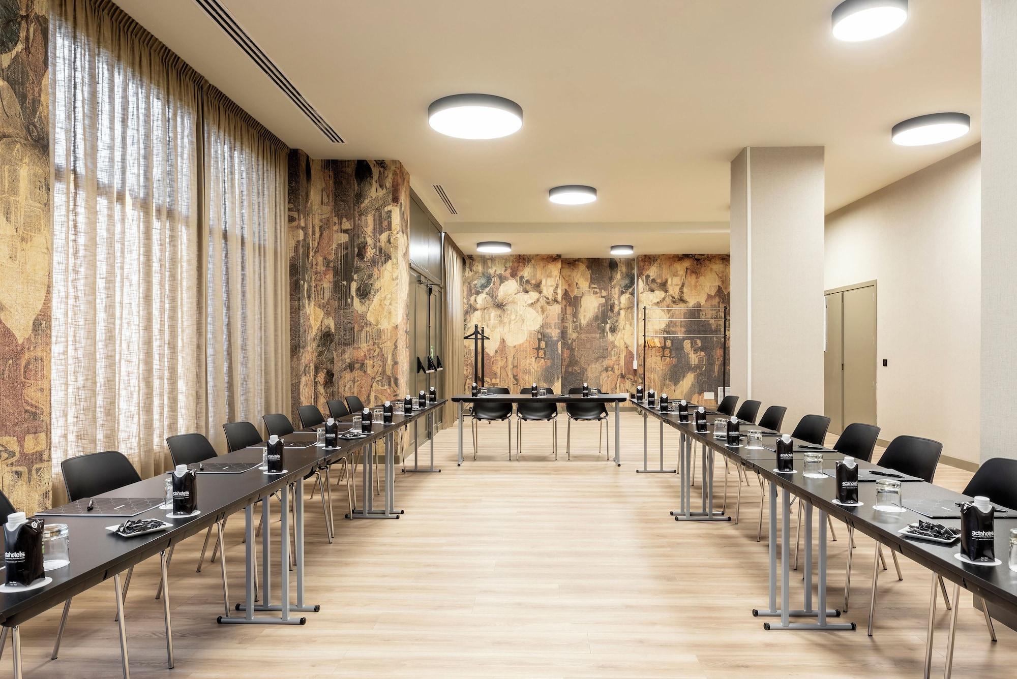 Sala de Reuniones Acta Piramides