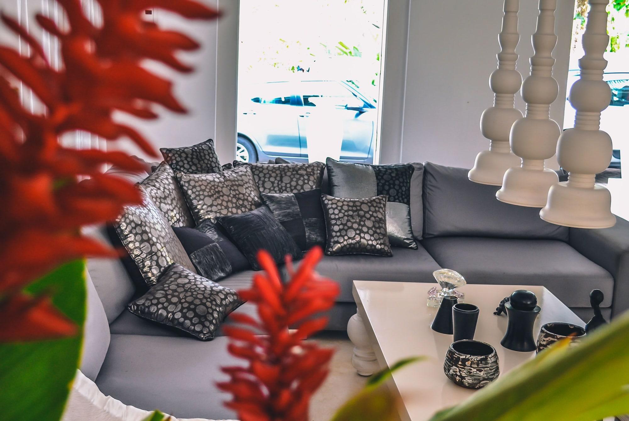 Vista Lobby W15 Escape