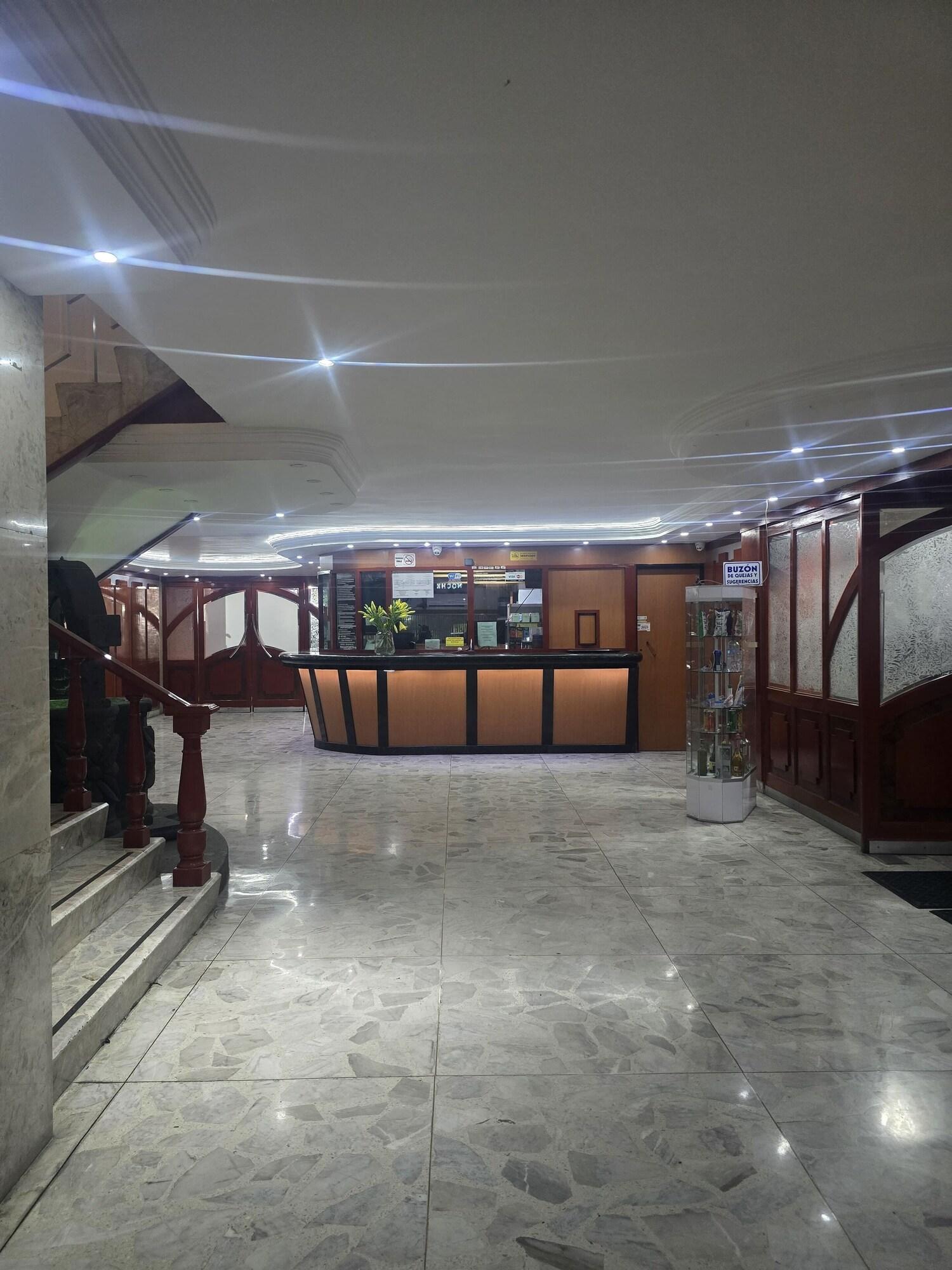 Vista Lobby Hotel & Villas Gran Vía, Tultitlán