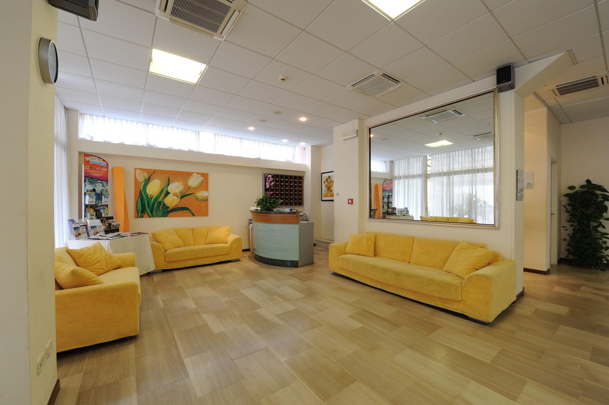 Vista Lobby Hotel Royal