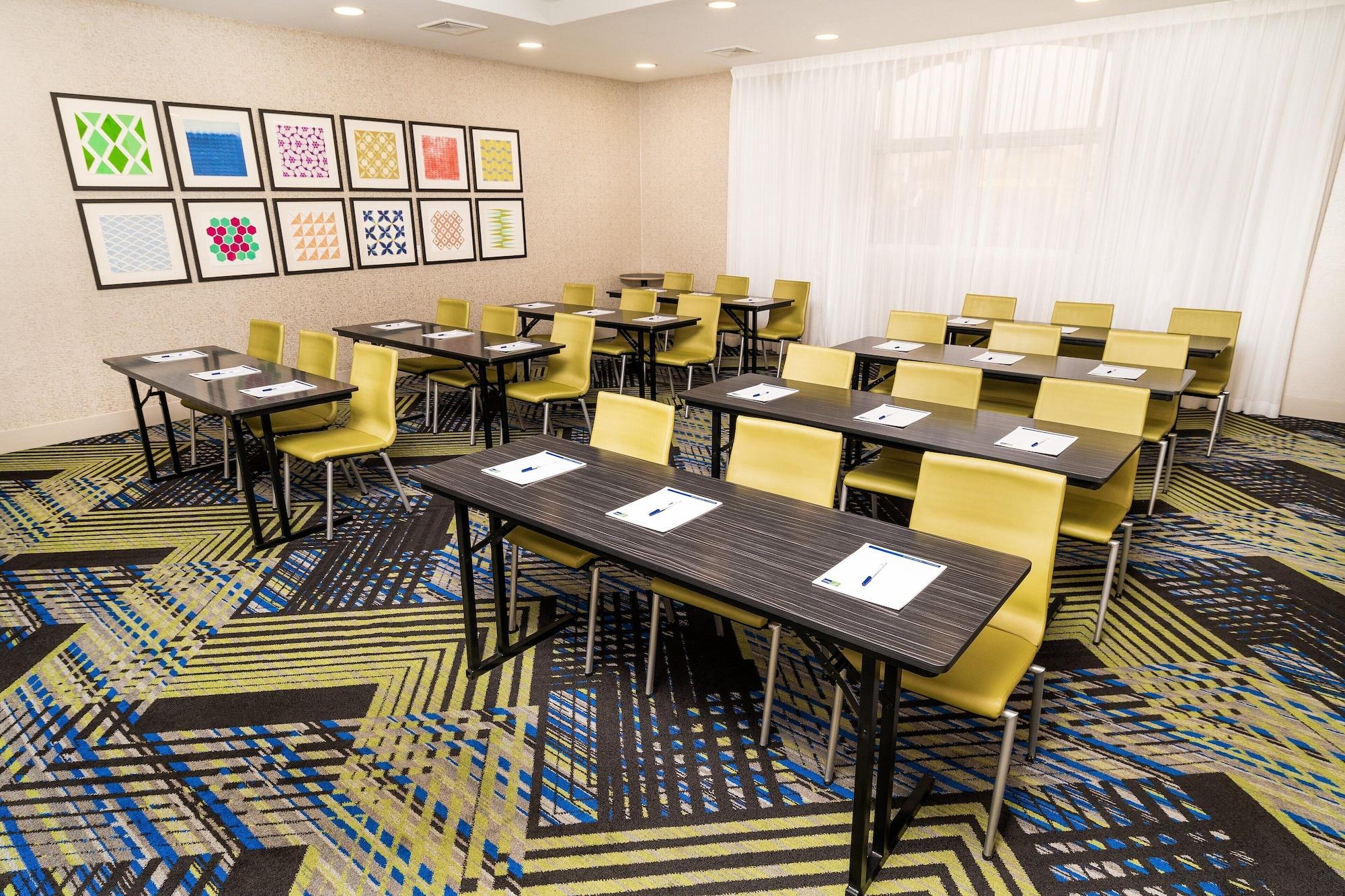 Sala de Reuniones Holiday Inn Express & Suites Las Vegas SW - Spring Valley by IHG