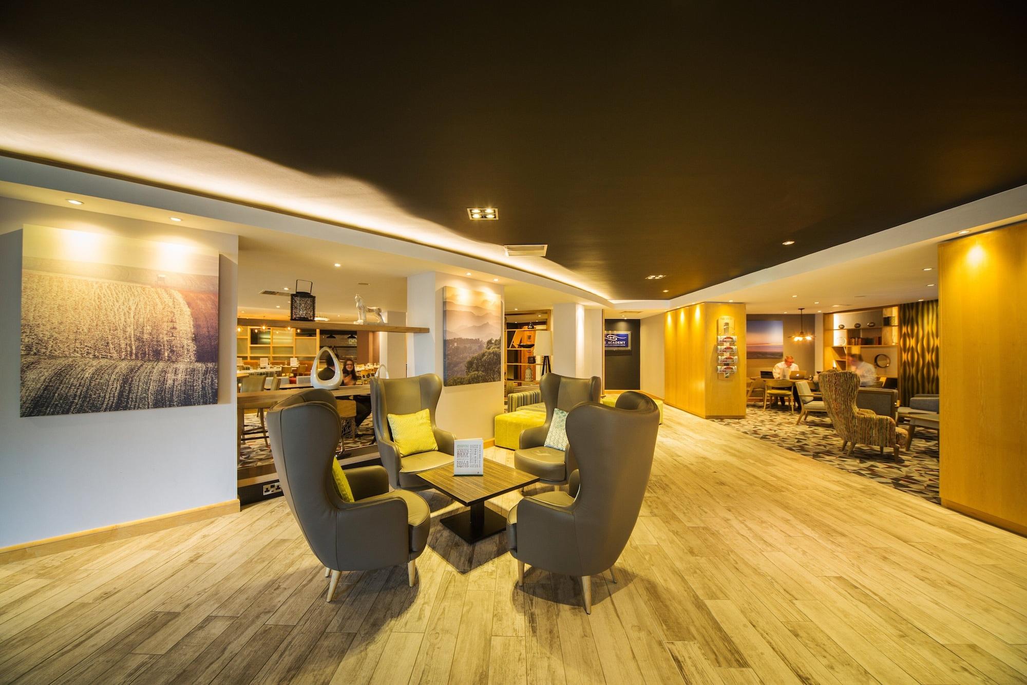 Vista Lobby Holiday Inn Reading South M4 Jct11 by IHG