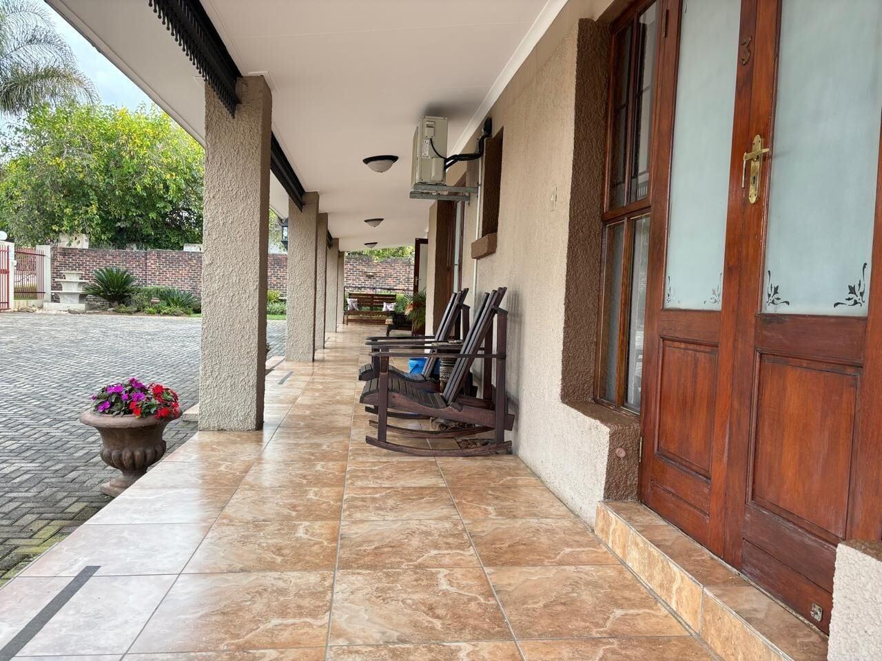 Vista Exterior Spring Day BB