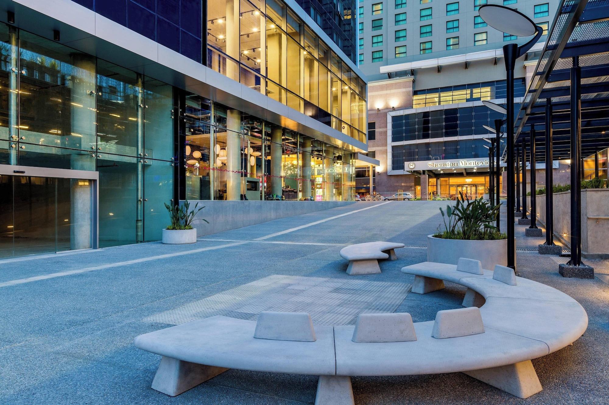 Vista Exterior Aloft by Marriott Montevideo