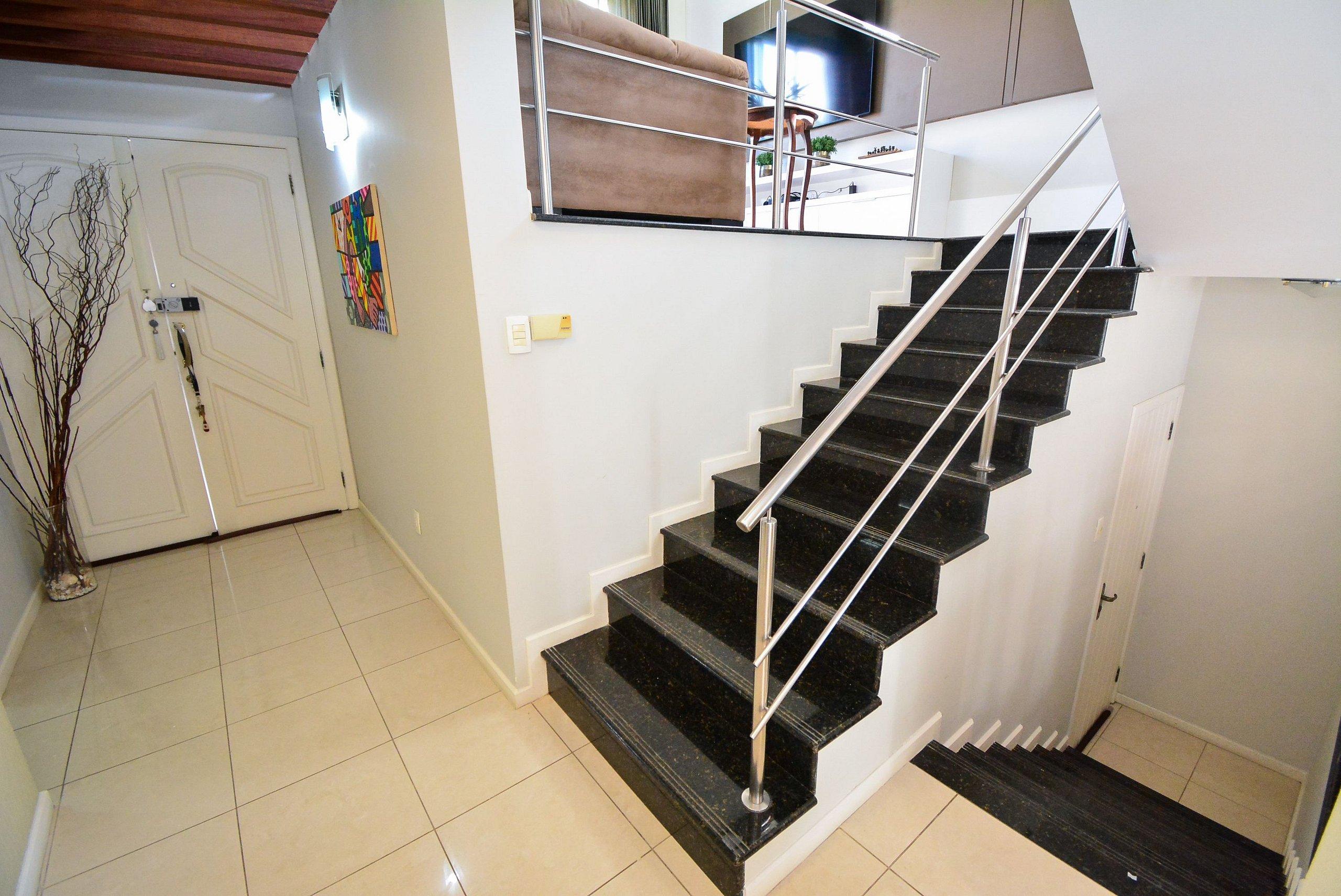 Gimnasio Elegante Casa com Piscina - João Paulo - CEN005