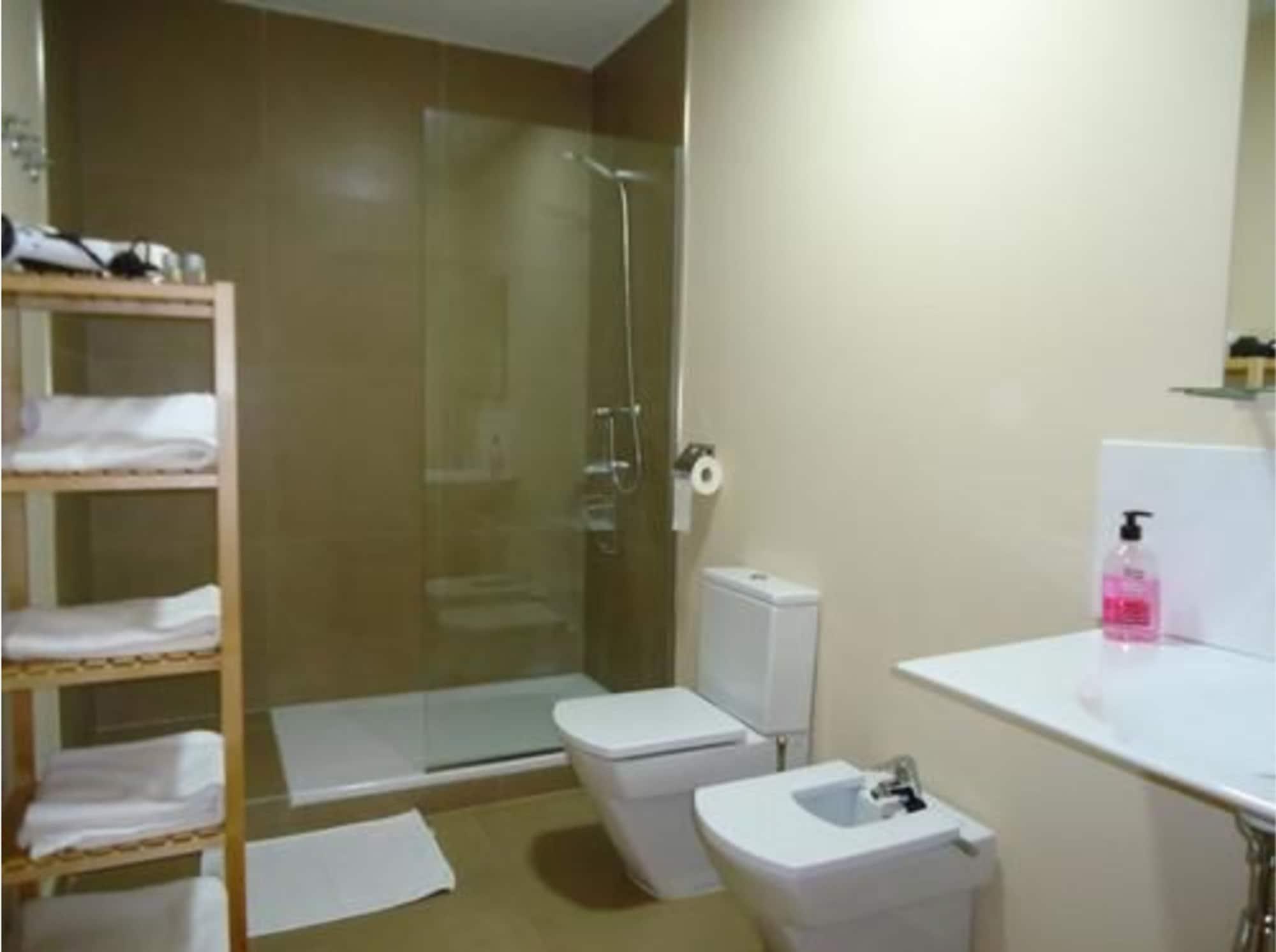 Equipamiento de Habitación Valencia Apartments Serranos