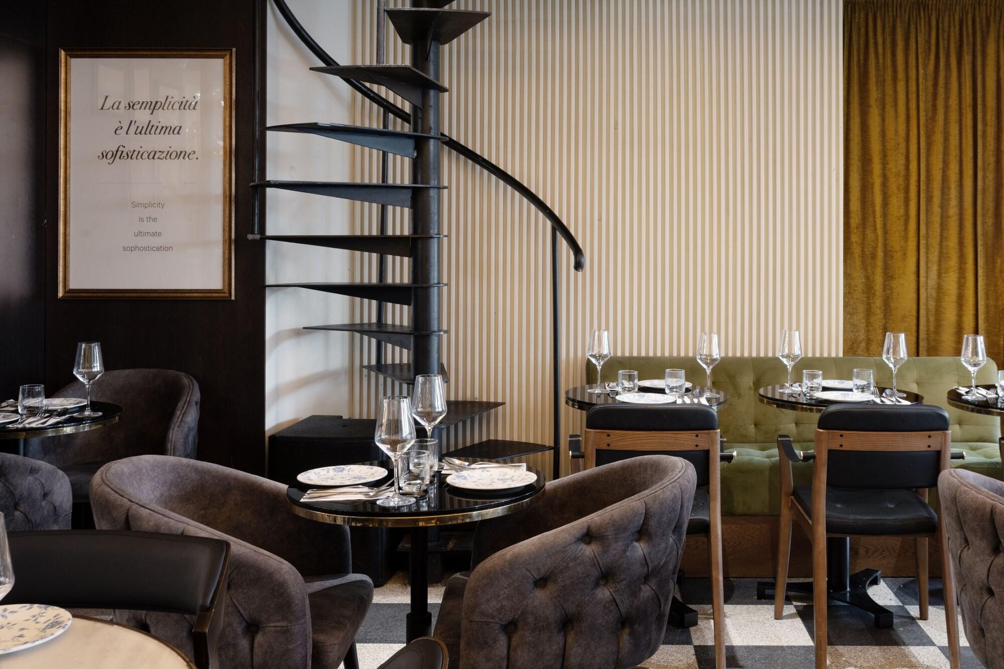 Restaurant Theodor Rothschild Tel-Aviv