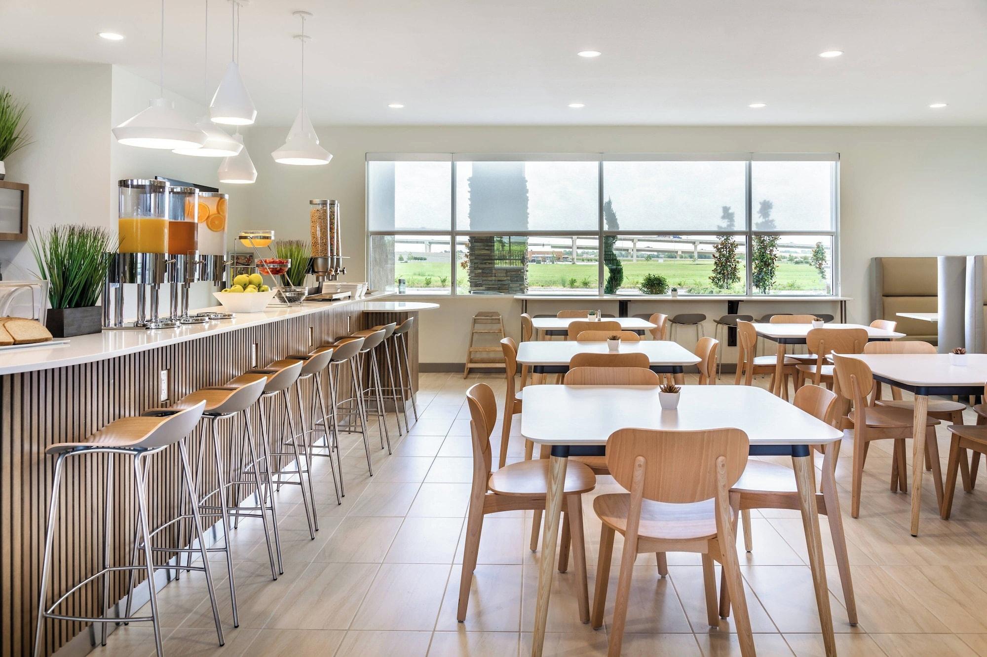 Restaurant Element Houston Katy