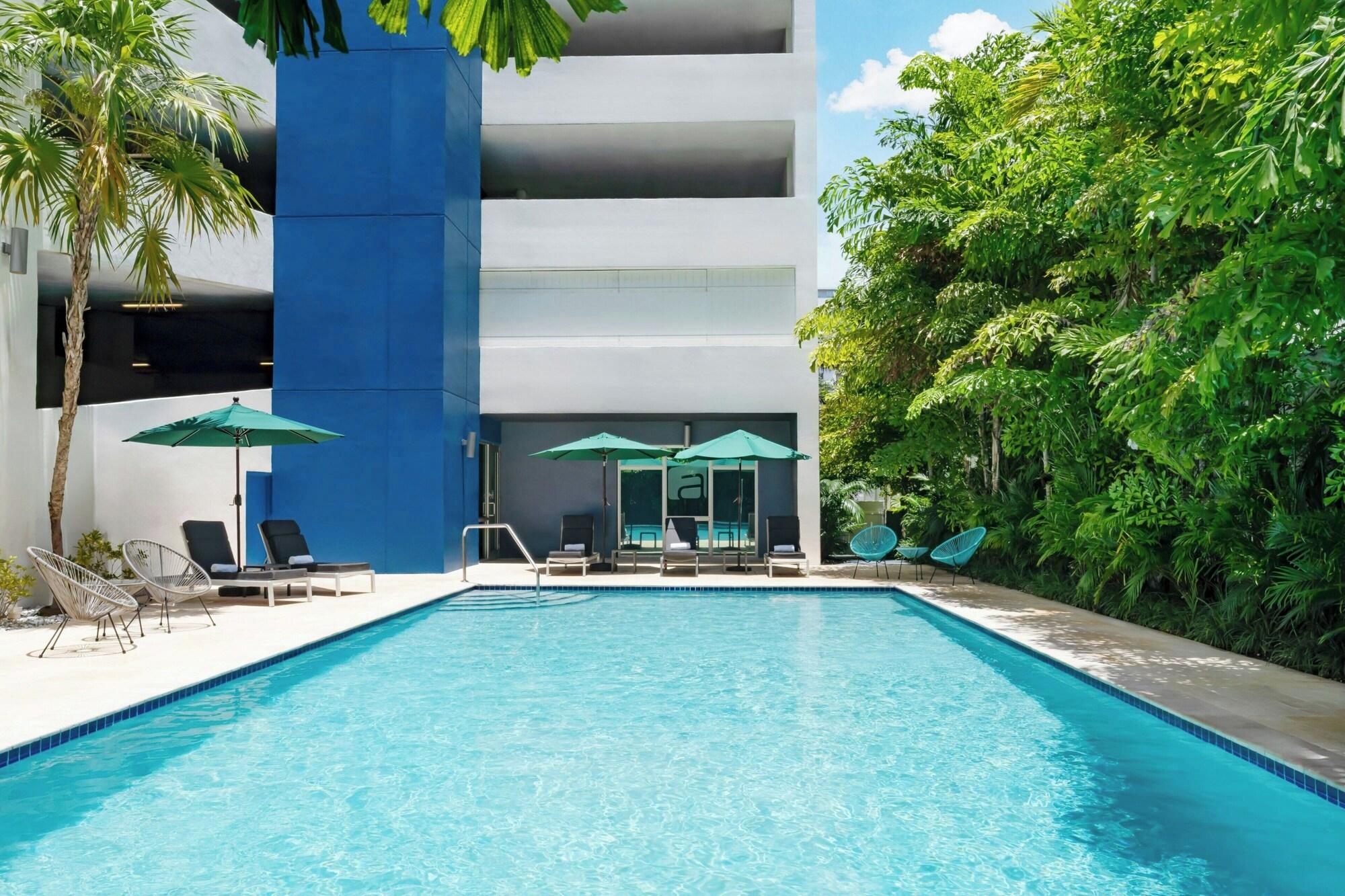 Vista Piscina Aloft by Marriott Miami - Brickell