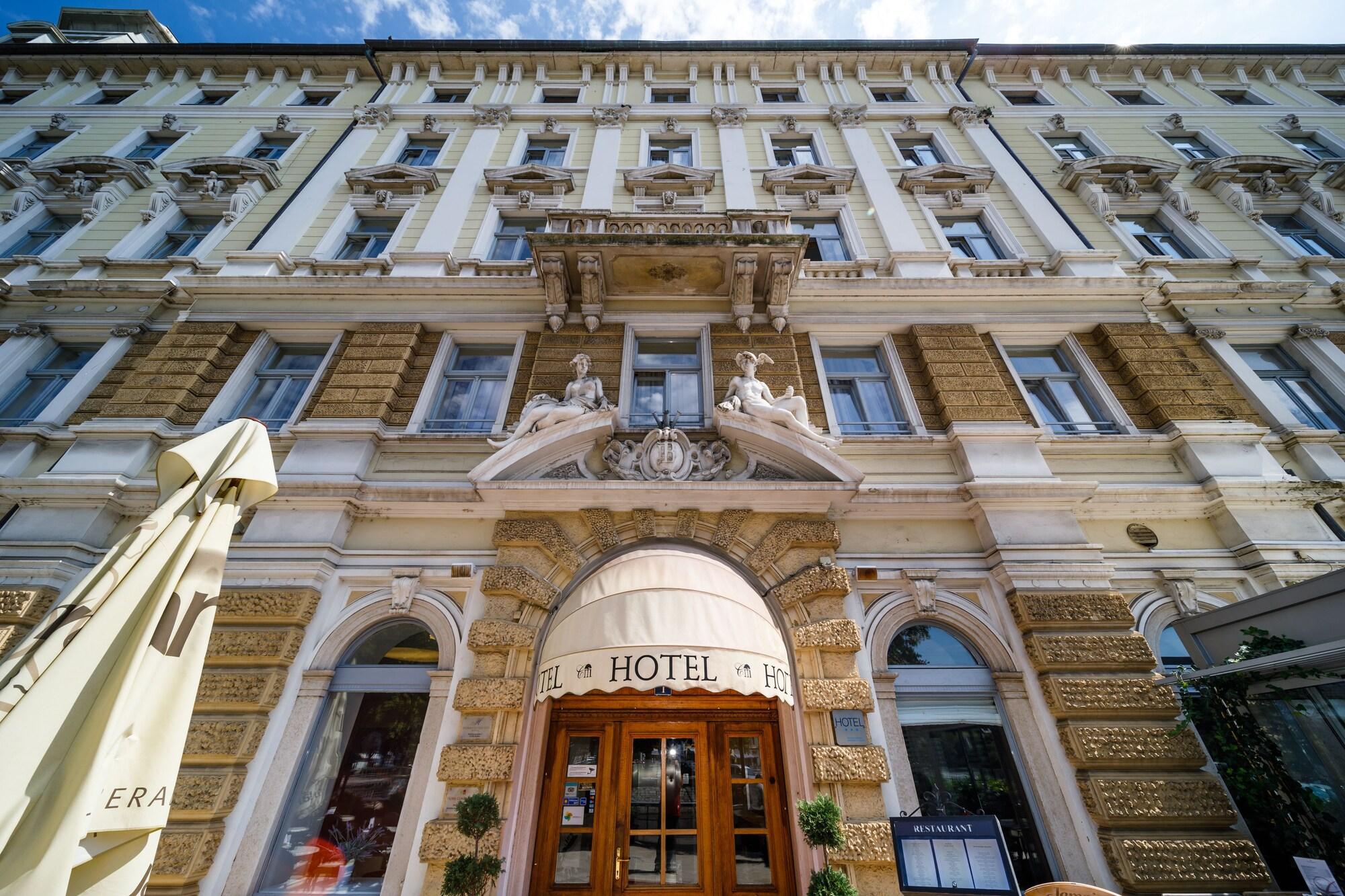 Vista Exterior Hotel Continental