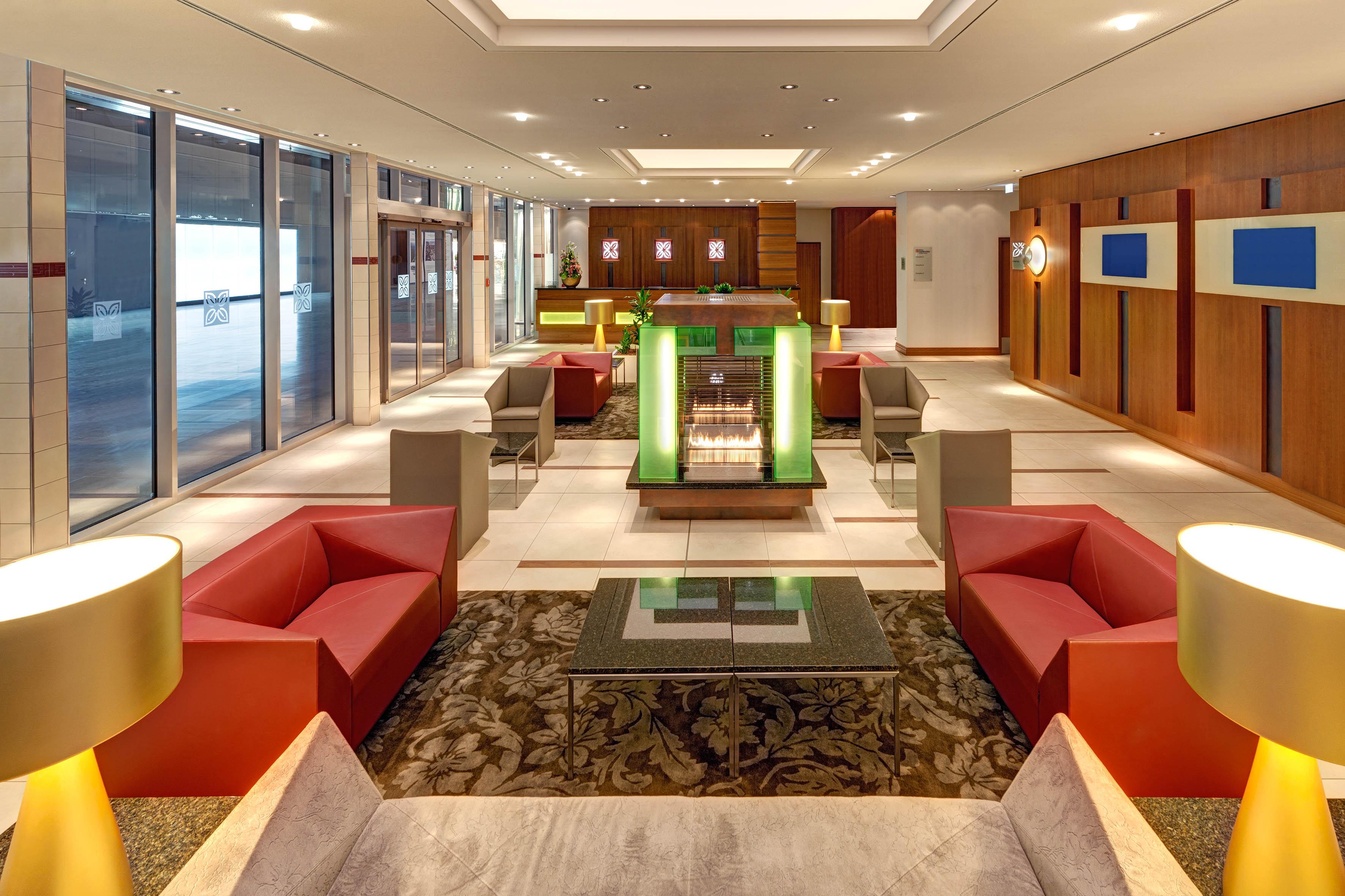 Vista Lobby Hilton Garden Inn Frankfurt Airport