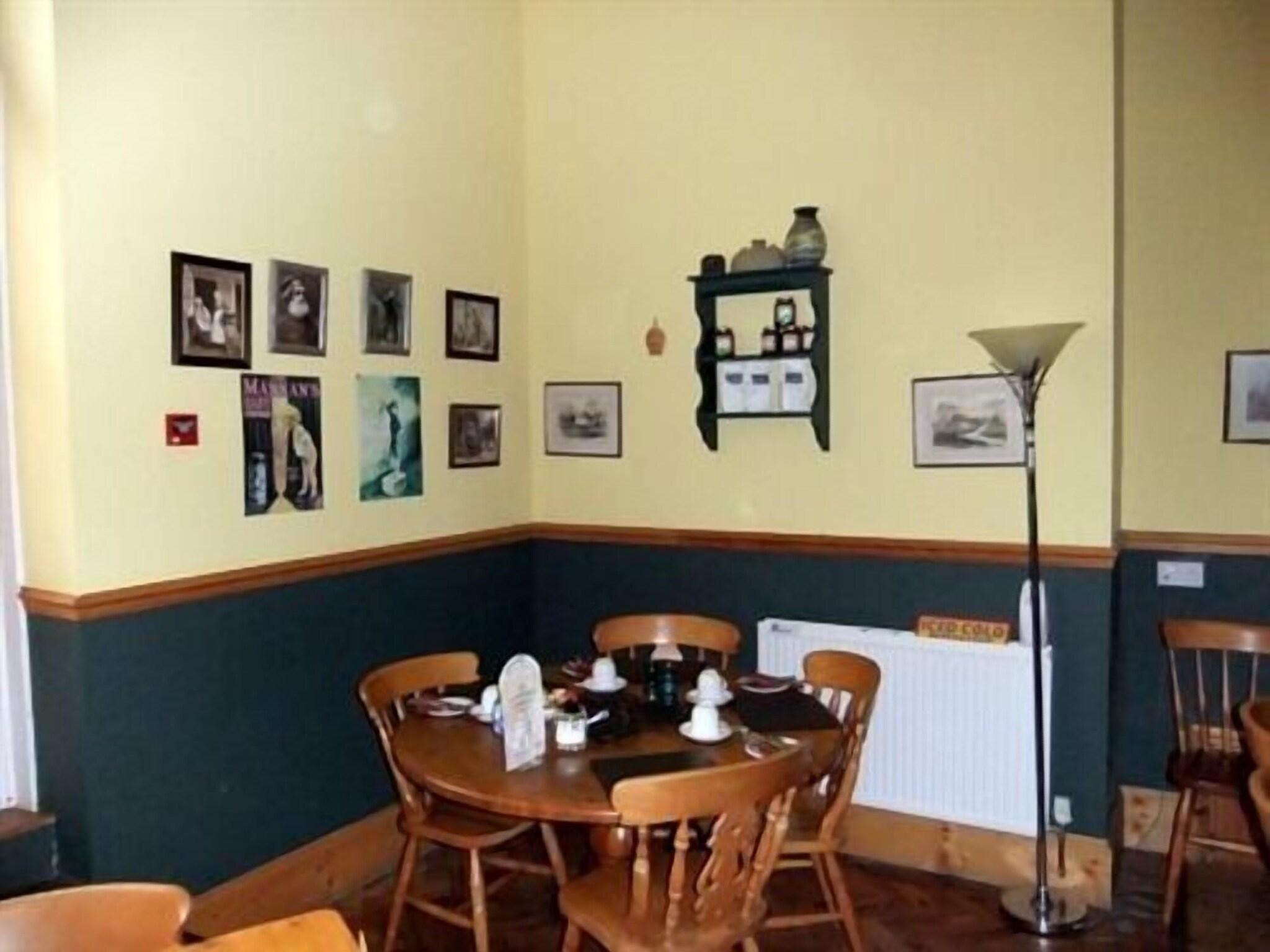 Restaurant College Guest House