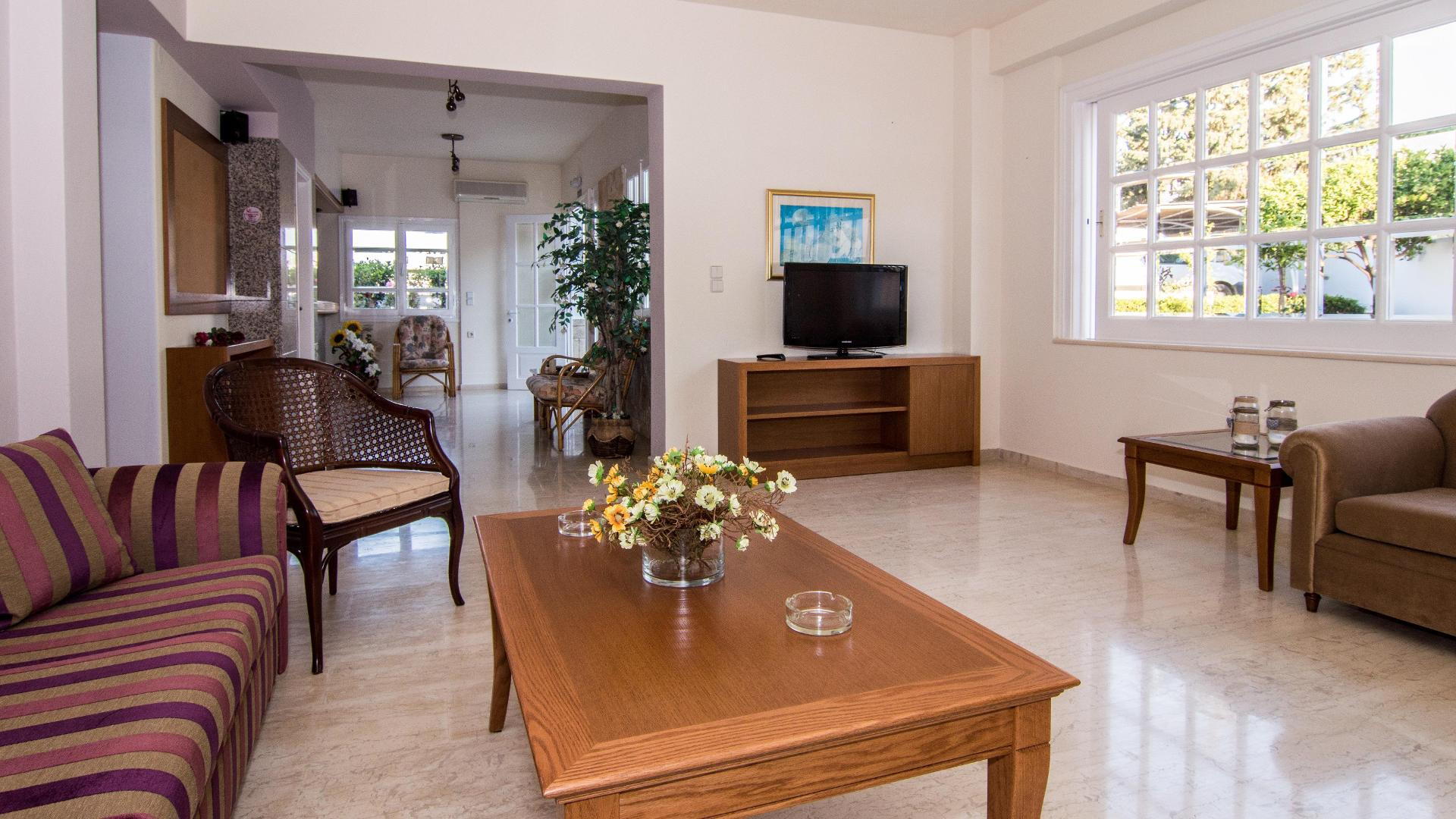 Vista Lobby Manolis Apartments